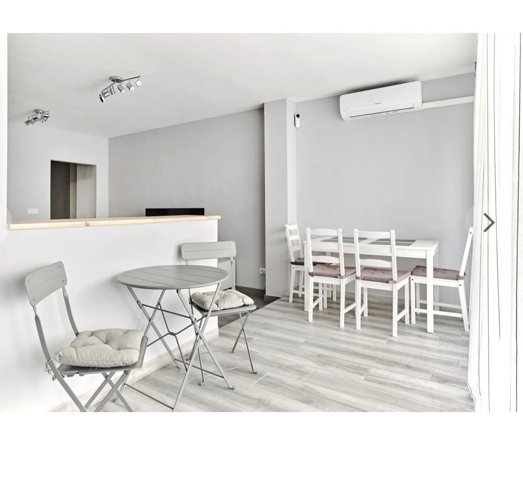 For sale - 2 Bedroom 2 Bathroom Apartment in Torrevieja - Centro  - Alicante