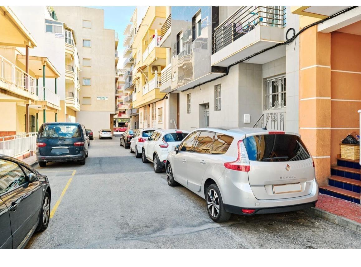 For sale - 2 Bedroom 2 Bathroom Apartment in Torrevieja - Centro  - Alicante