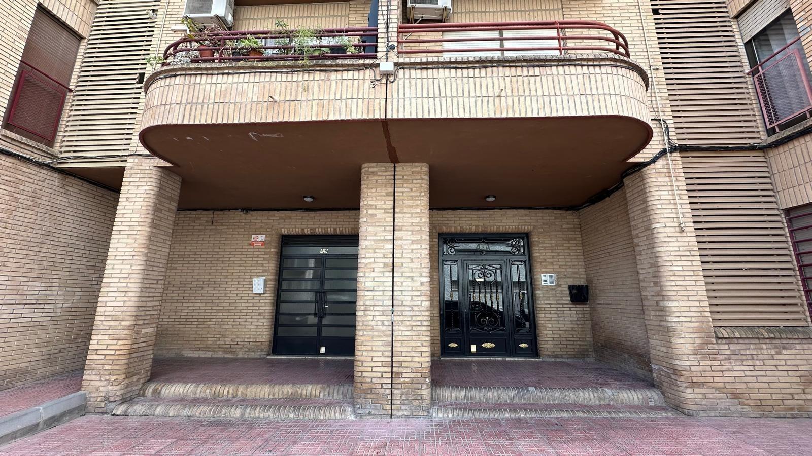 For sale - 3 Bedroom 2 Bathroom Apartment in Torrevieja - Centro  - Alicante