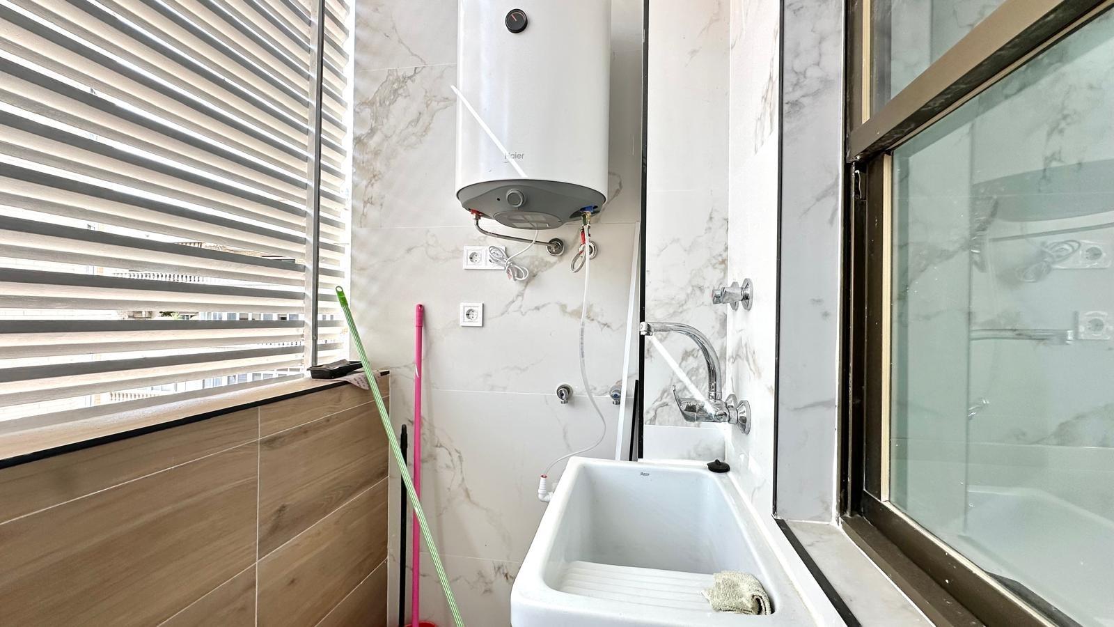 For sale - 3 Bedroom 2 Bathroom Apartment in Torrevieja - Centro  - Alicante