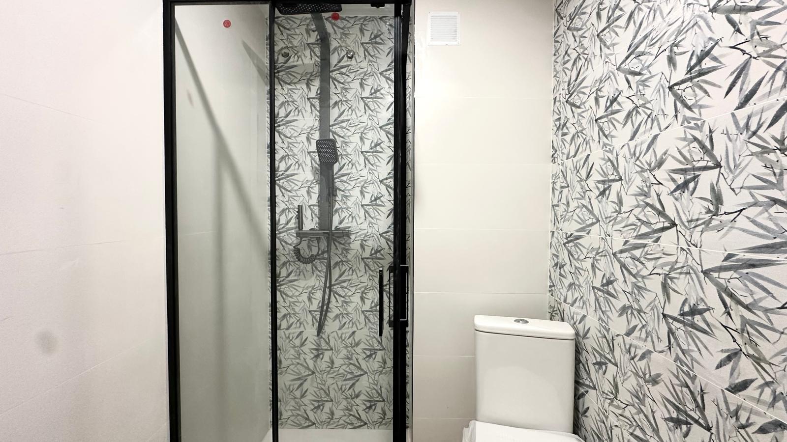 For sale - 3 Bedroom 2 Bathroom Apartment in Torrevieja - Centro  - Alicante