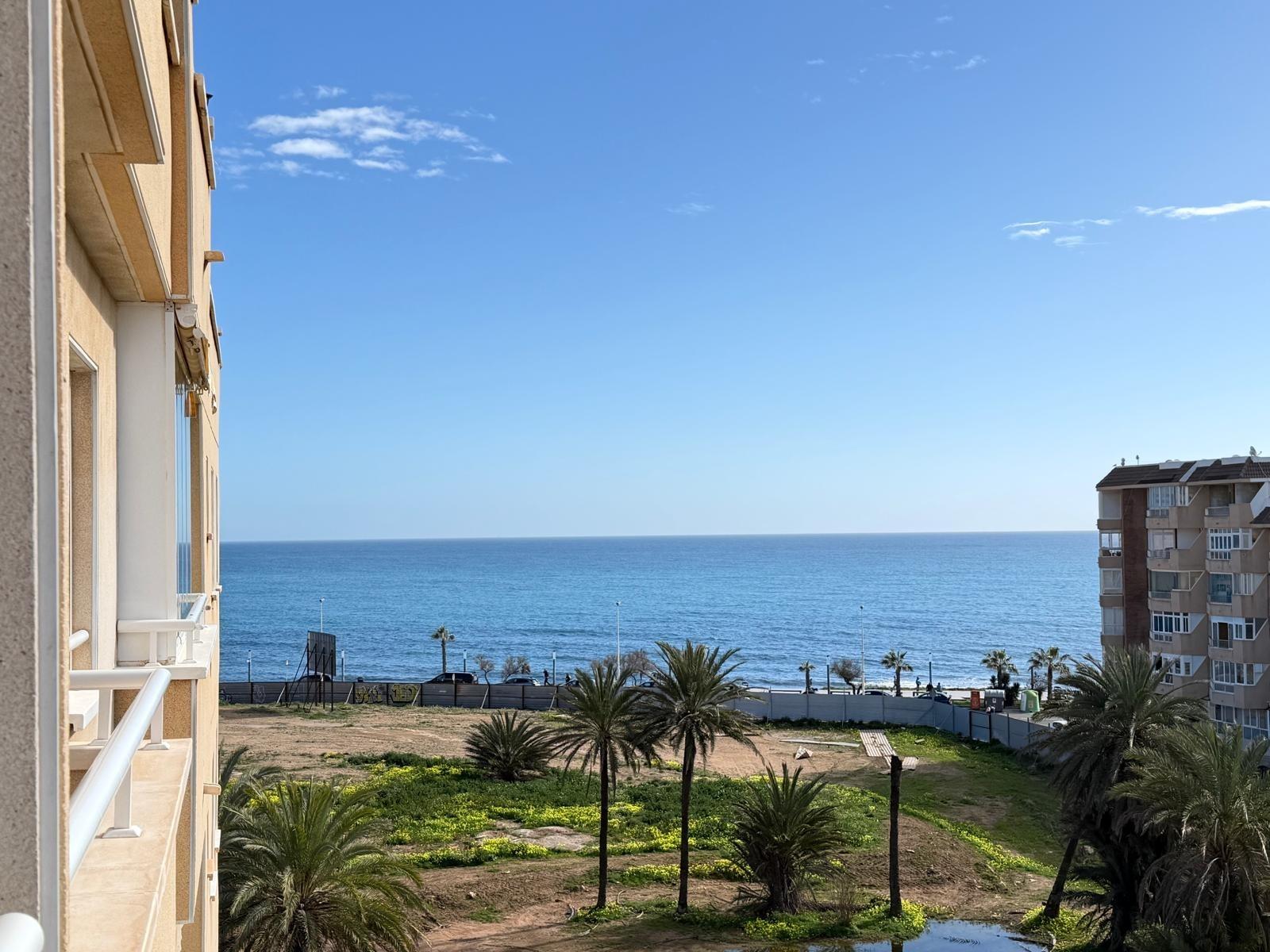 For sale - 2 Bedroom 1 Bathroom Apartment in Torrevieja - Playa Del Cura  - Alicante