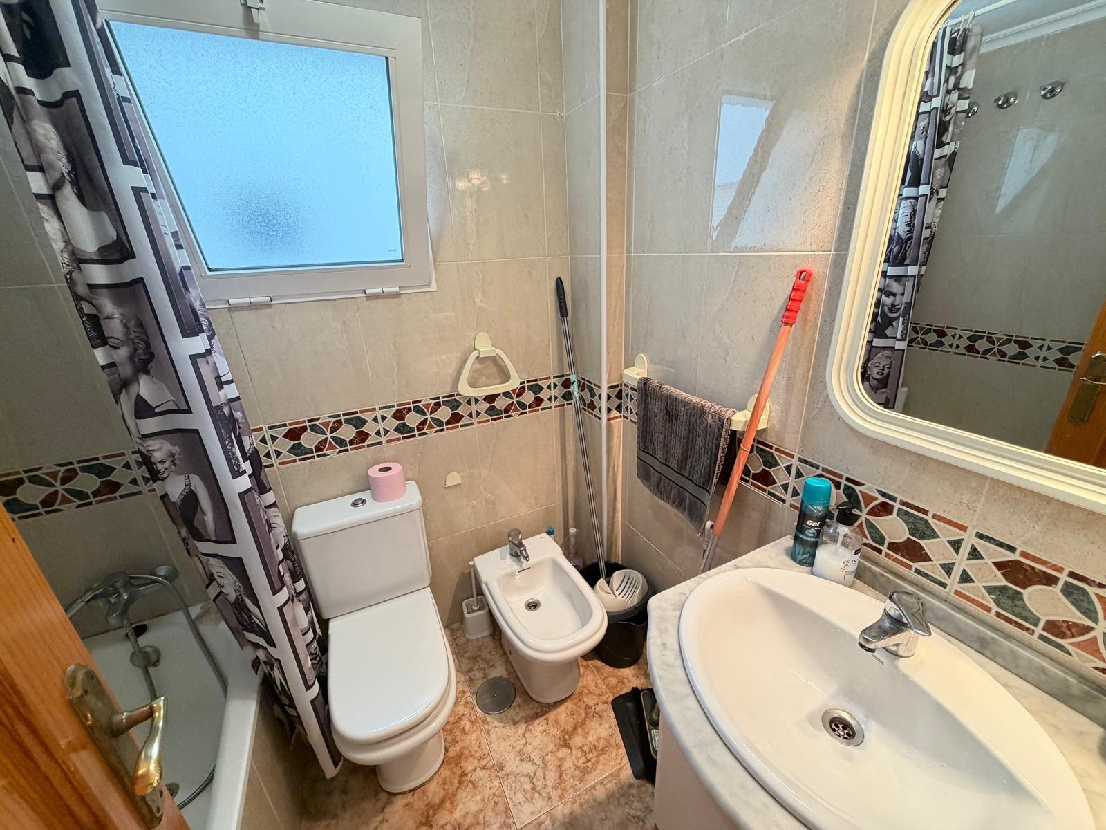 For sale - 2 Bedroom 1 Bathroom Apartment in Torrevieja - Playa Del Cura  - Alicante