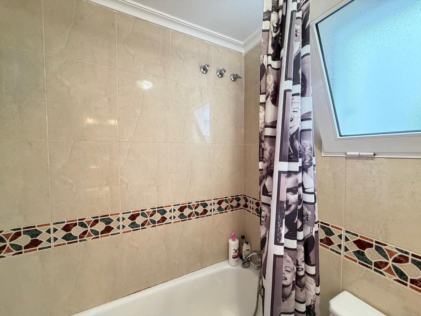 For sale - 2 Bedroom 1 Bathroom Apartment in Torrevieja - Playa Del Cura  - Alicante