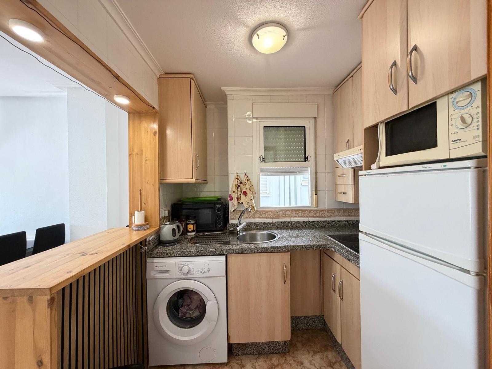 For sale - 2 Bedroom 1 Bathroom Apartment in Torrevieja - Playa Del Cura  - Alicante