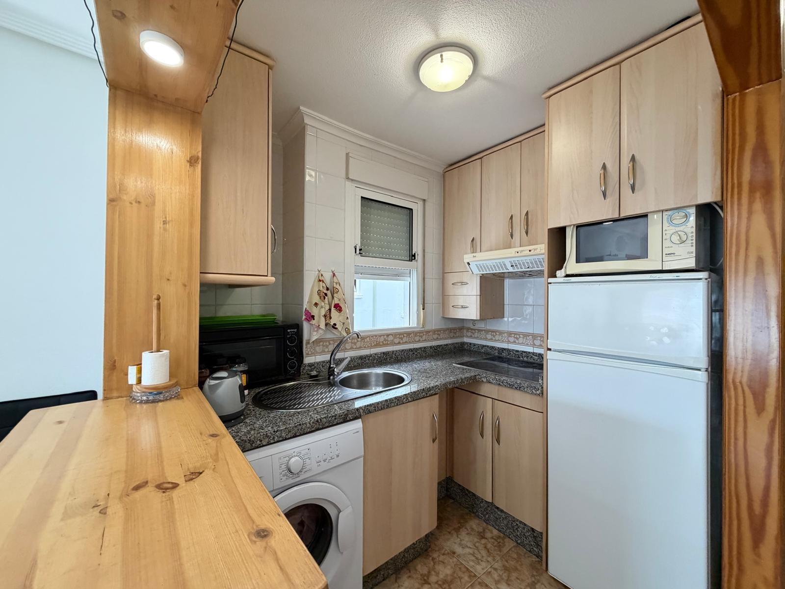 For sale - 2 Bedroom 1 Bathroom Apartment in Torrevieja - Playa Del Cura  - Alicante