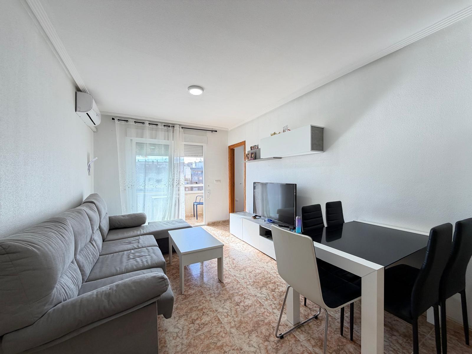 For sale - 2 Bedroom 1 Bathroom Apartment in Torrevieja - Playa Del Cura  - Alicante