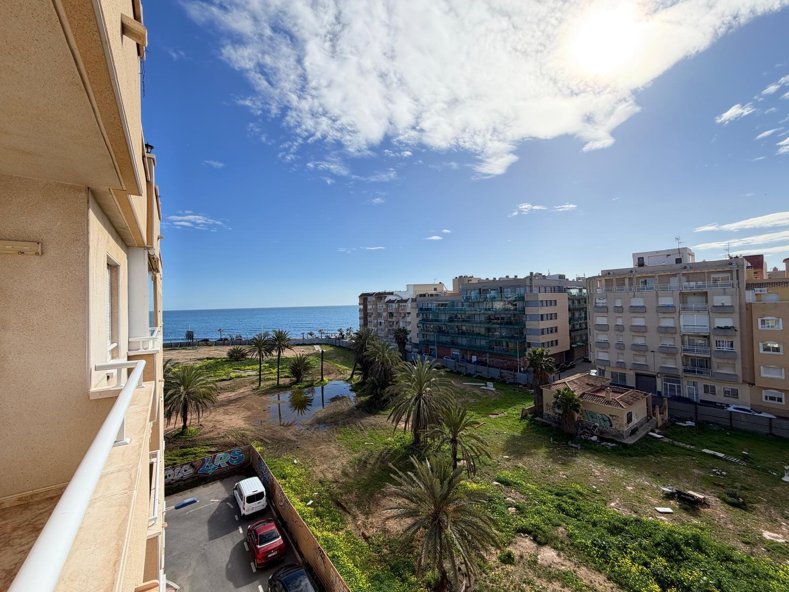 For sale - 2 Bedroom 1 Bathroom Apartment in Torrevieja - Playa Del Cura  - Alicante