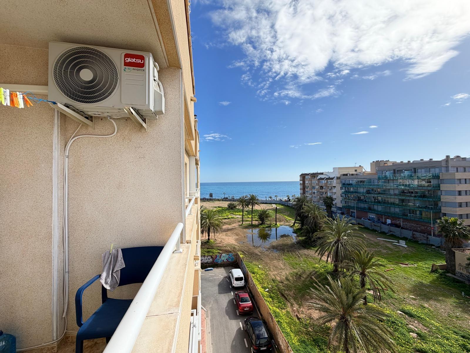 For sale - 2 Bedroom 1 Bathroom Apartment in Torrevieja - Playa Del Cura  - Alicante