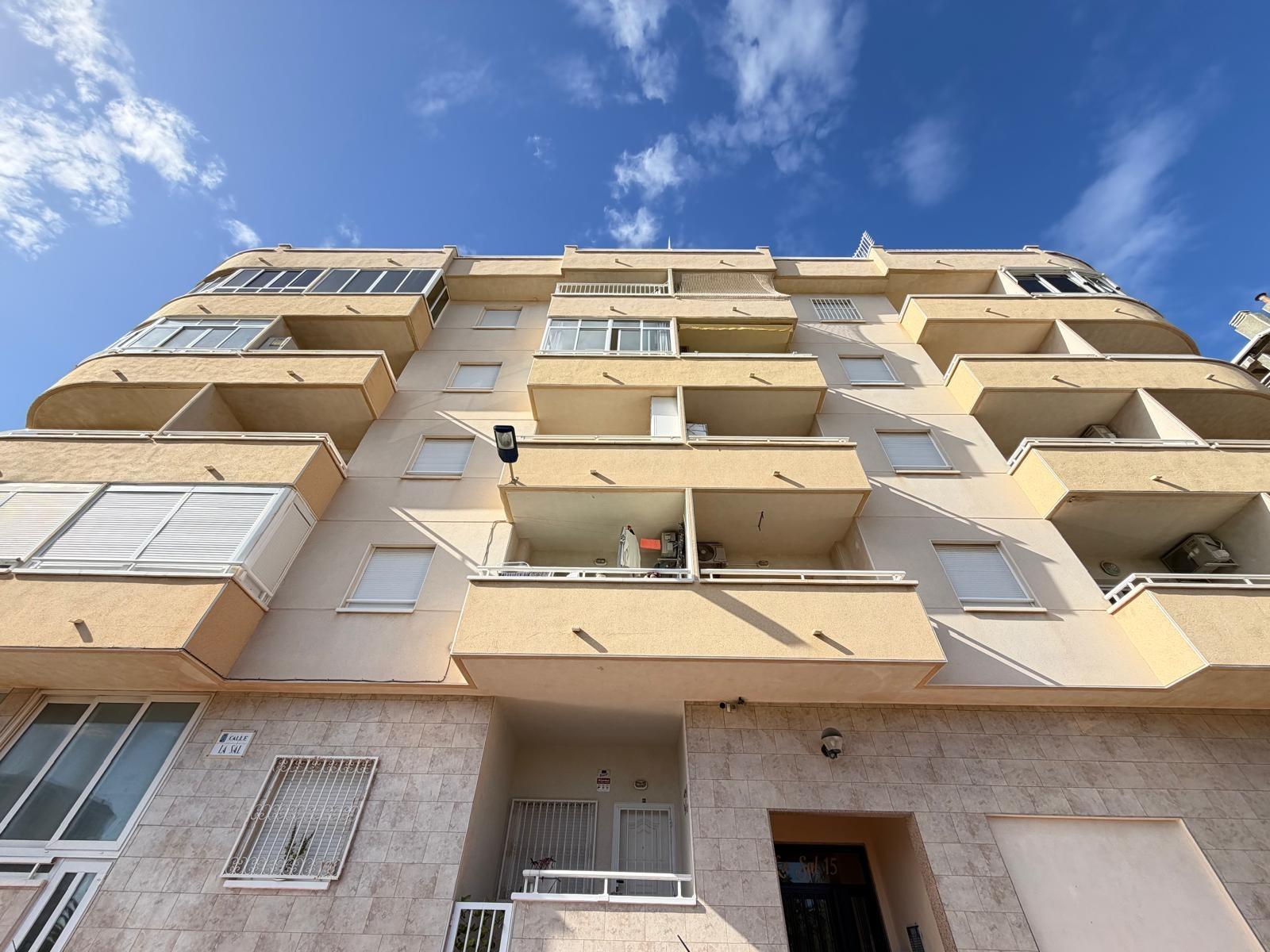 For sale - 2 Bedroom 1 Bathroom Apartment in Torrevieja - Playa Del Cura  - Alicante