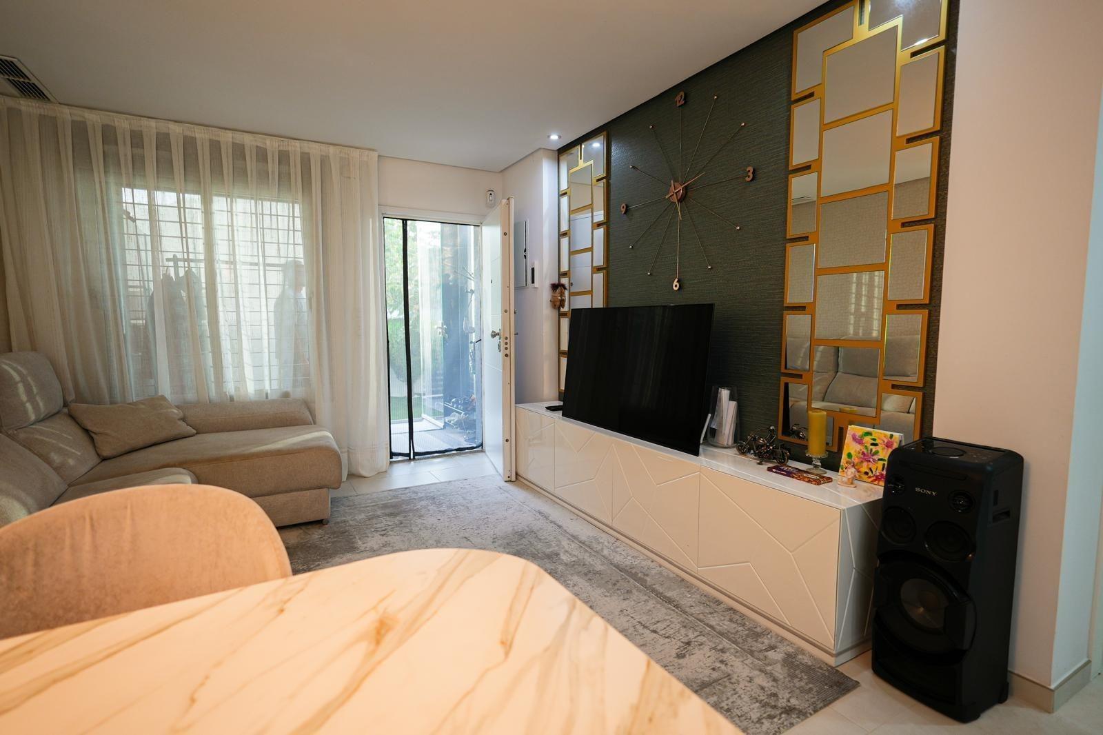 For sale - 3 Bedroom 2 Bathroom Town House in Torrevieja - aguas nuevas  - Alicante