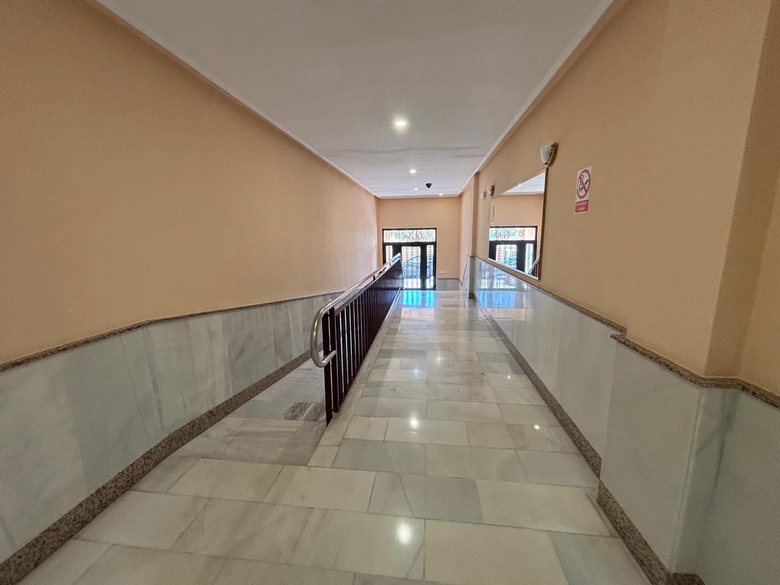 For sale - 3 Bedroom 2 Bathroom Apartment in Torrevieja - Playa Del Cura  - Alicante