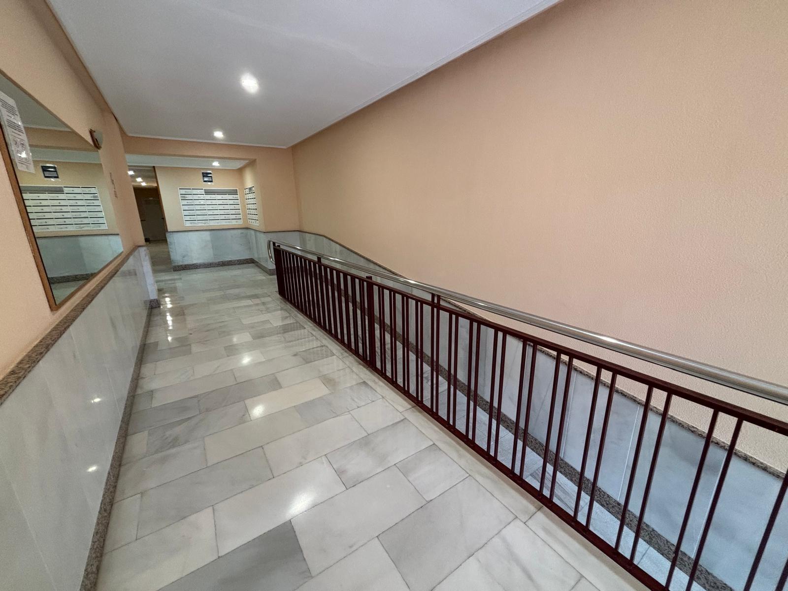 For sale - 3 Bedroom 2 Bathroom Apartment in Torrevieja - Playa Del Cura  - Alicante