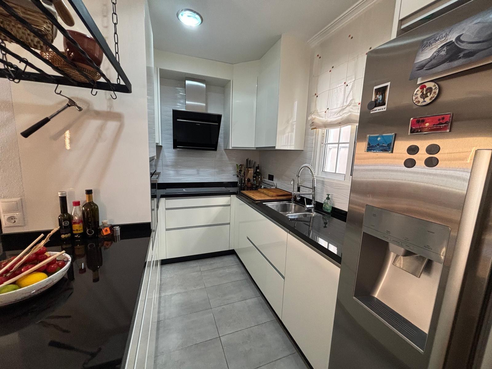 For sale - 3 Bedroom 2 Bathroom Apartment in Torrevieja - Torrevieja  - Alicante