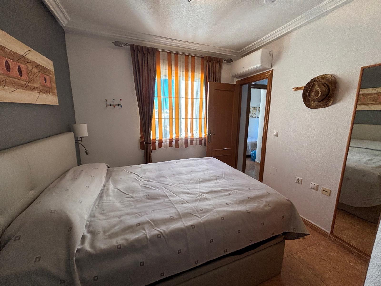 For sale - 3 Bedroom 2 Bathroom Apartment in Torrevieja - Torrevieja  - Alicante