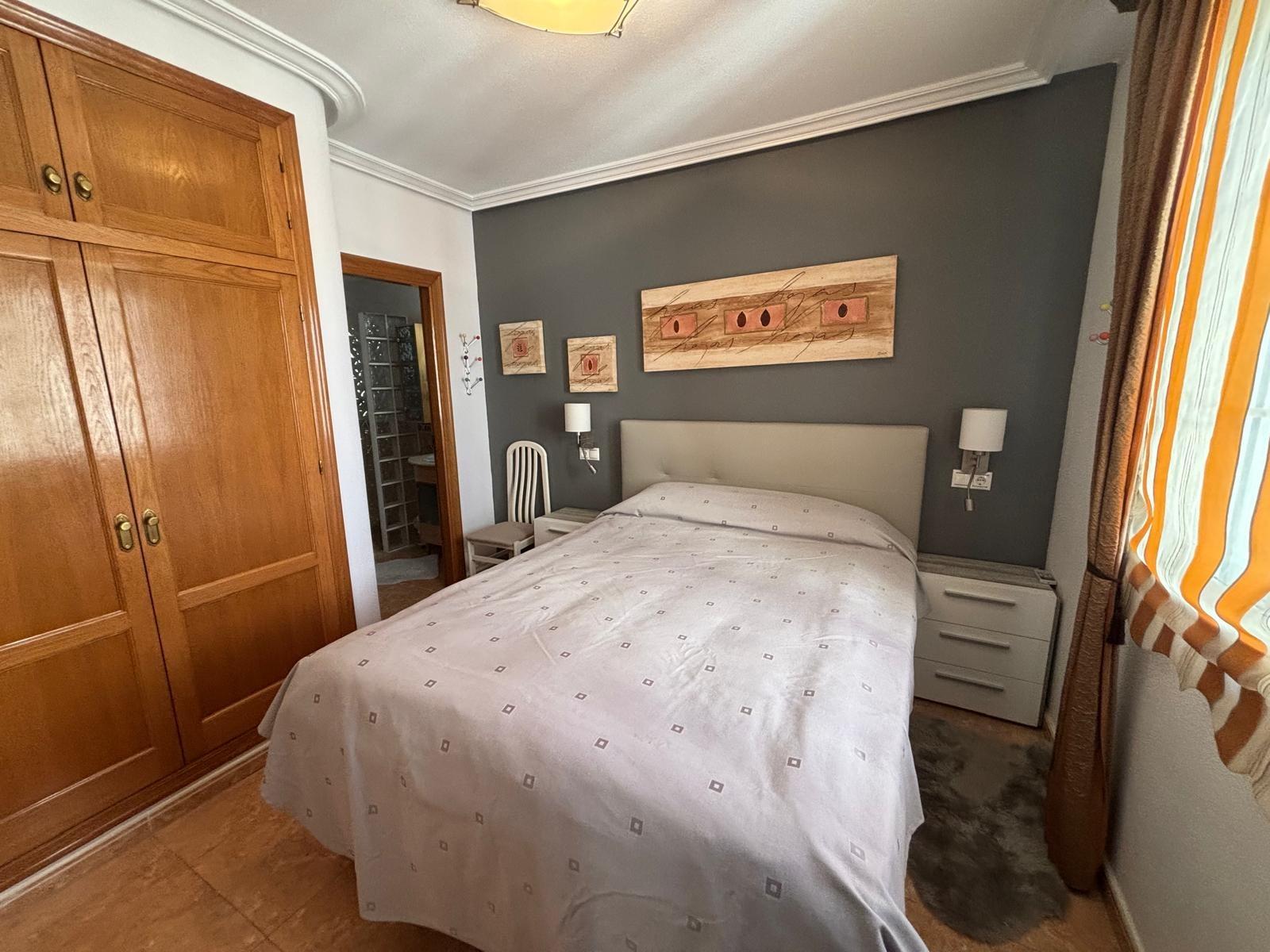 For sale - 3 Bedroom 2 Bathroom Apartment in Torrevieja - Torrevieja  - Alicante