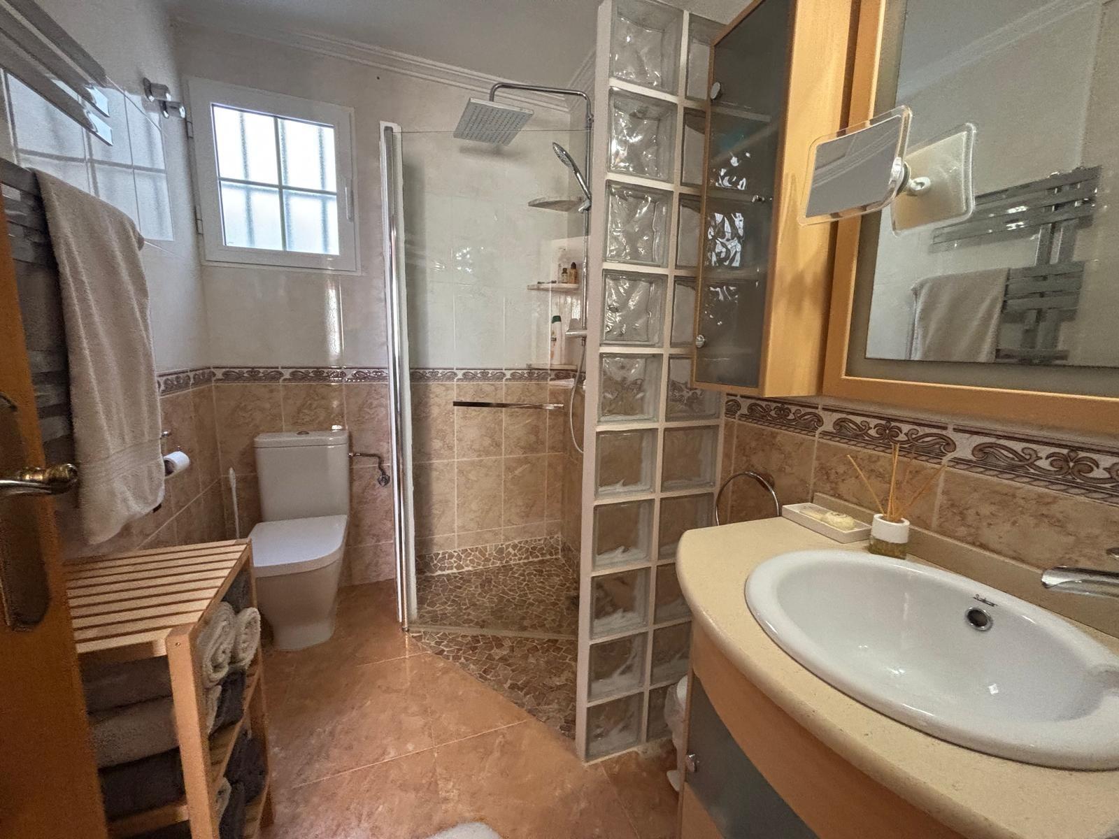 For sale - 3 Bedroom 2 Bathroom Apartment in Torrevieja - Torrevieja  - Alicante