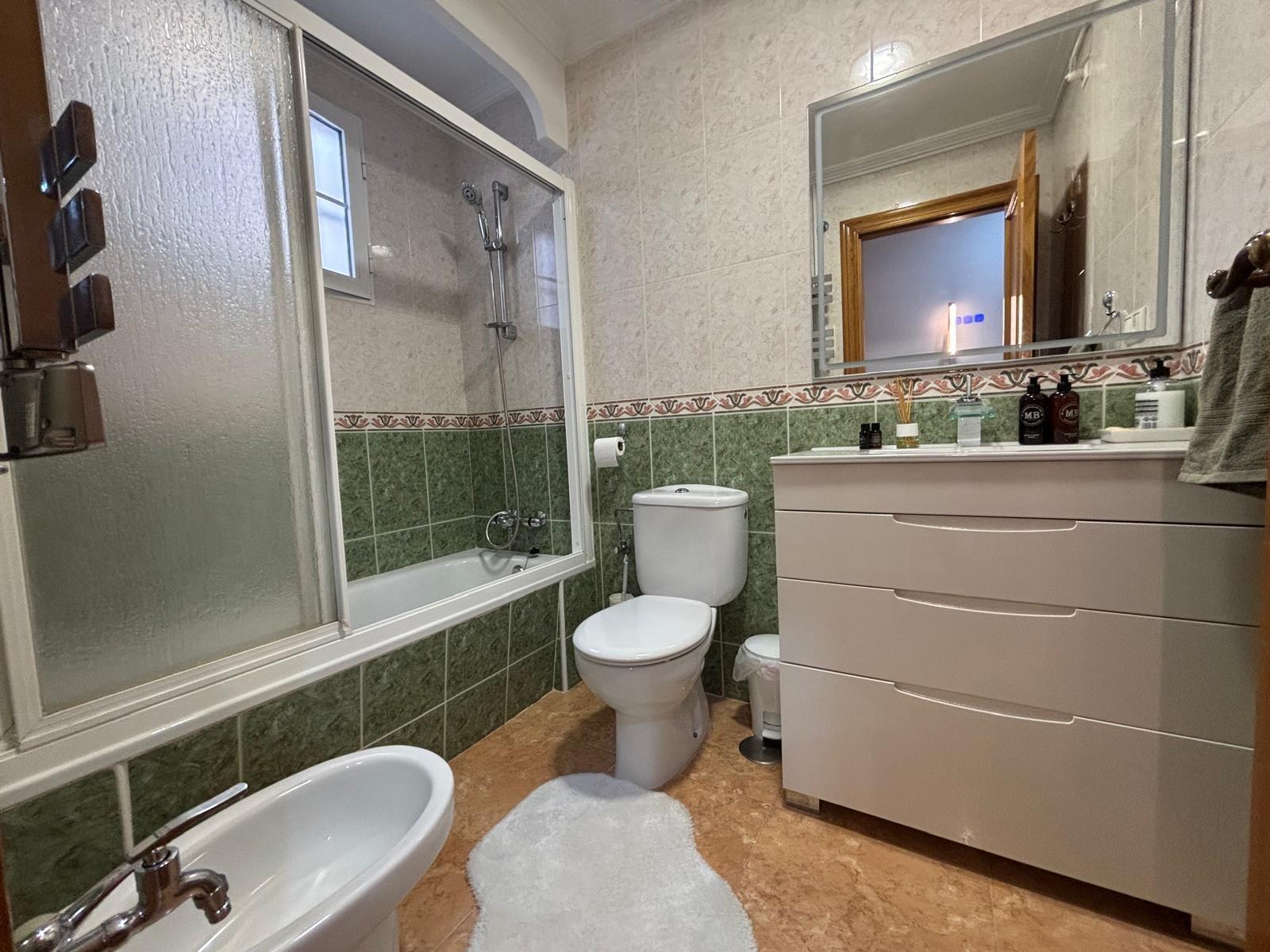 For sale - 3 Bedroom 2 Bathroom Apartment in Torrevieja - Torrevieja  - Alicante