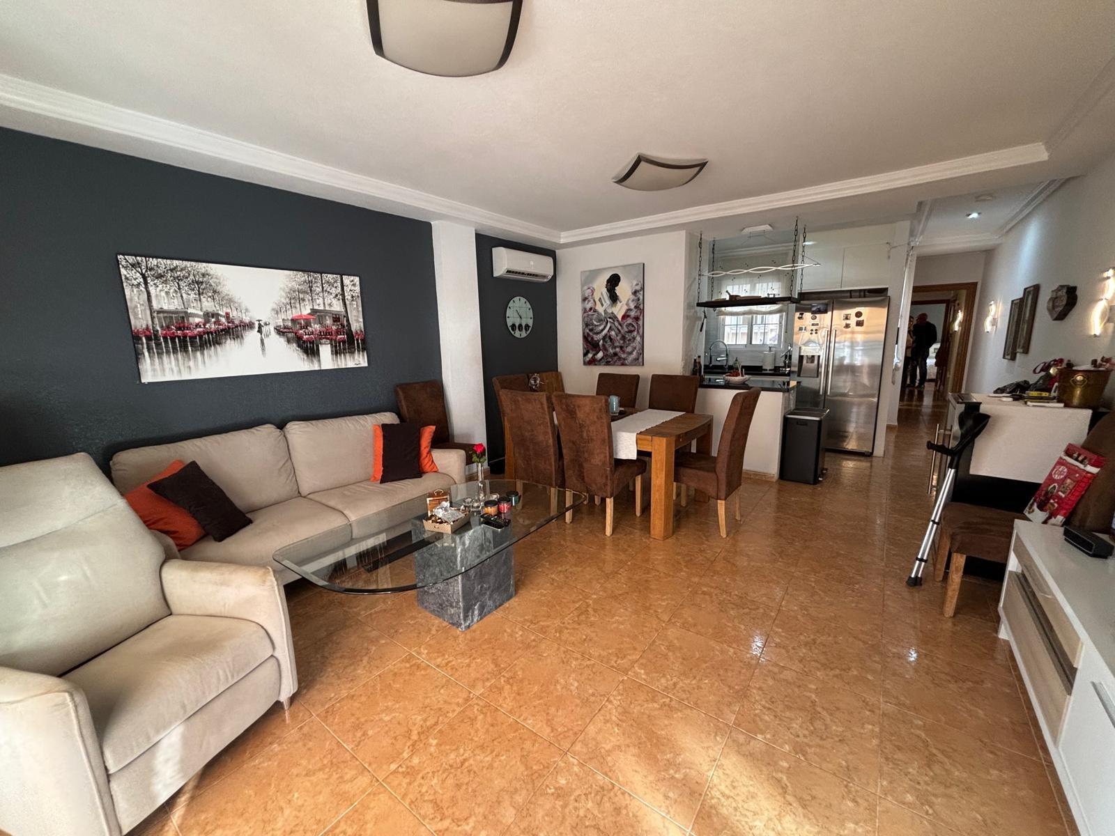 For sale - 3 Bedroom 2 Bathroom Apartment in Torrevieja - Torrevieja  - Alicante