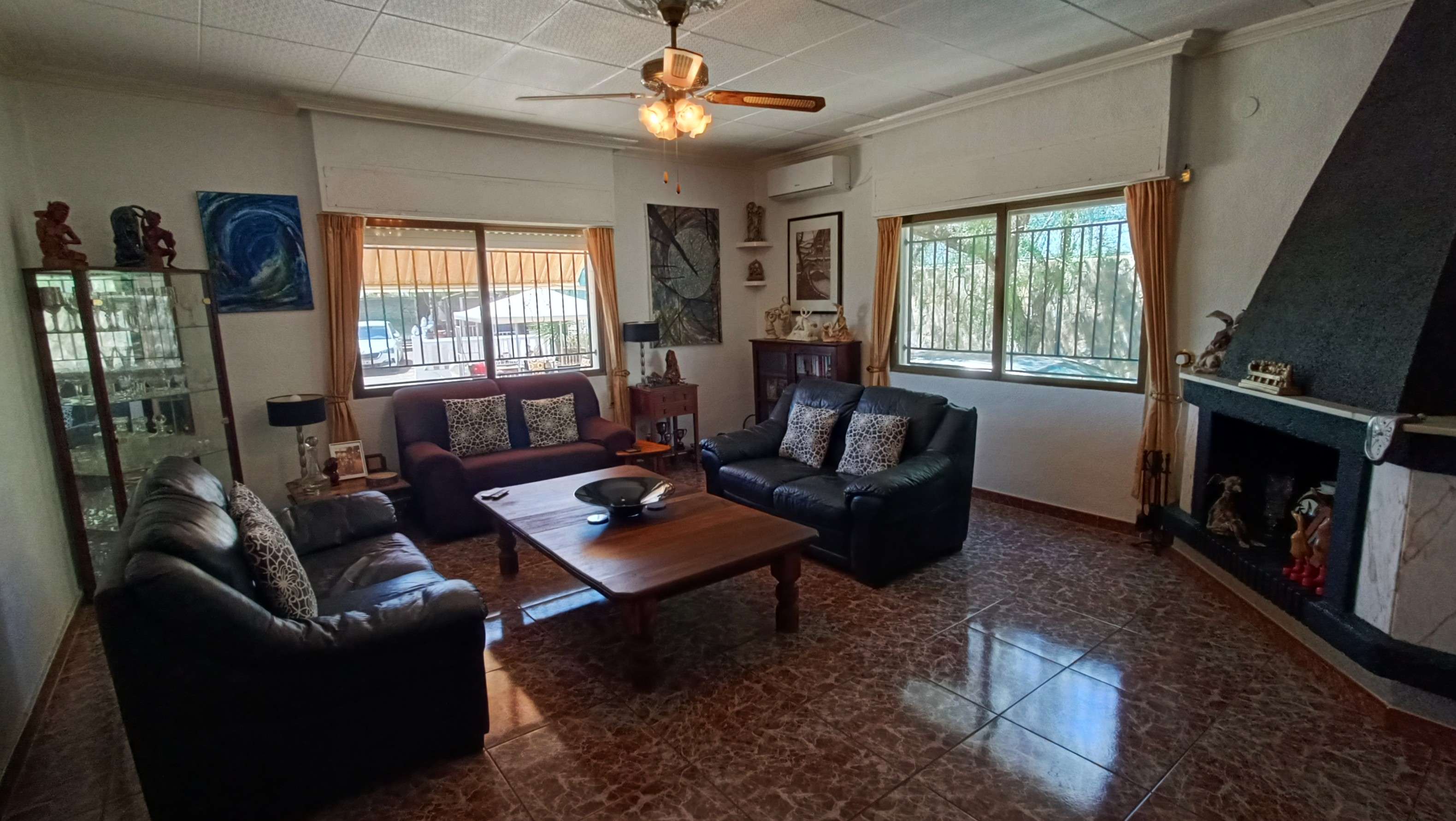 For sale - 6 Bedroom 4 Bathroom Villa in Crevillent - Inland  - Alicante