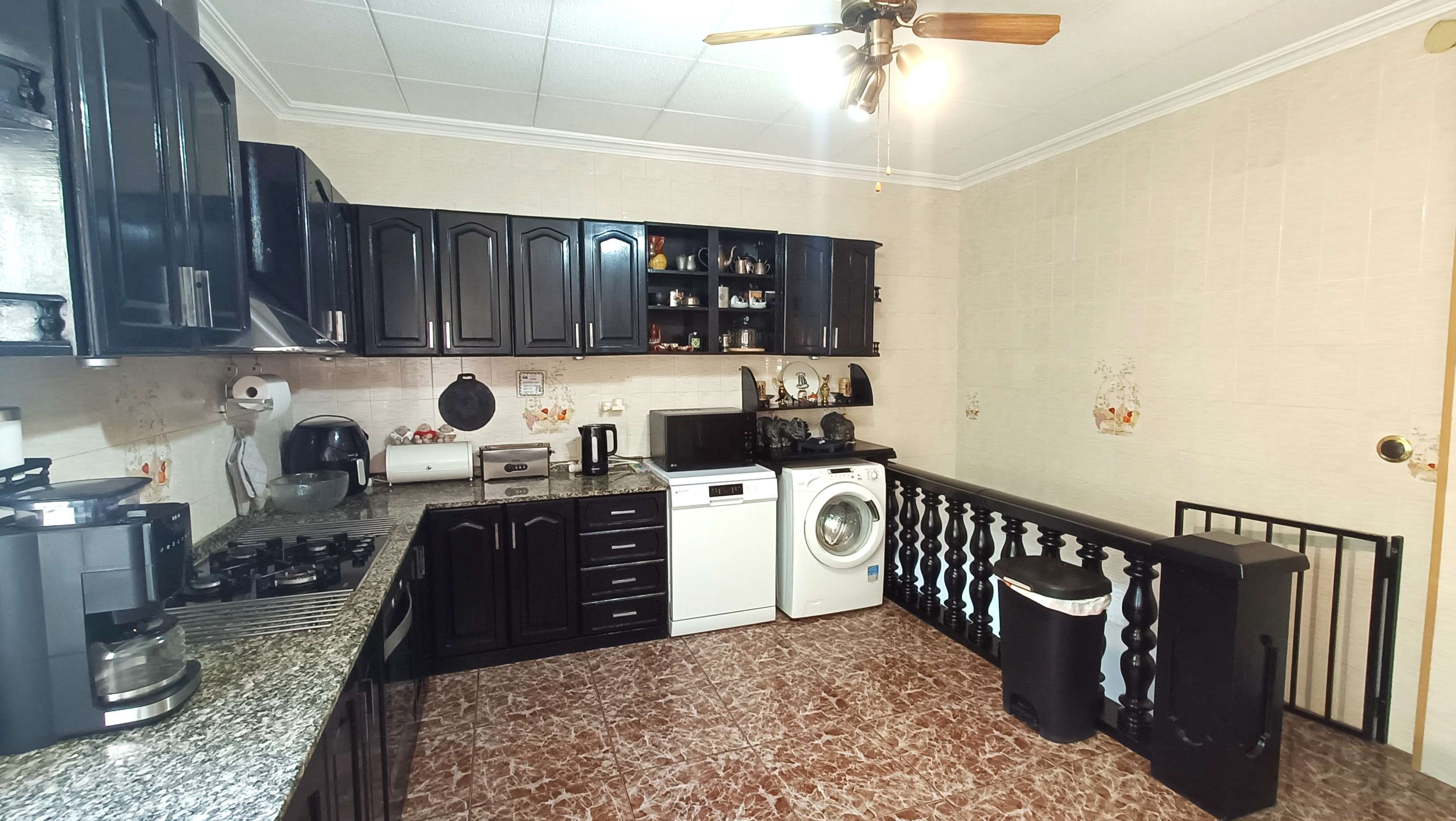 For sale - 6 Bedroom 4 Bathroom Villa in Crevillent - Inland  - Alicante