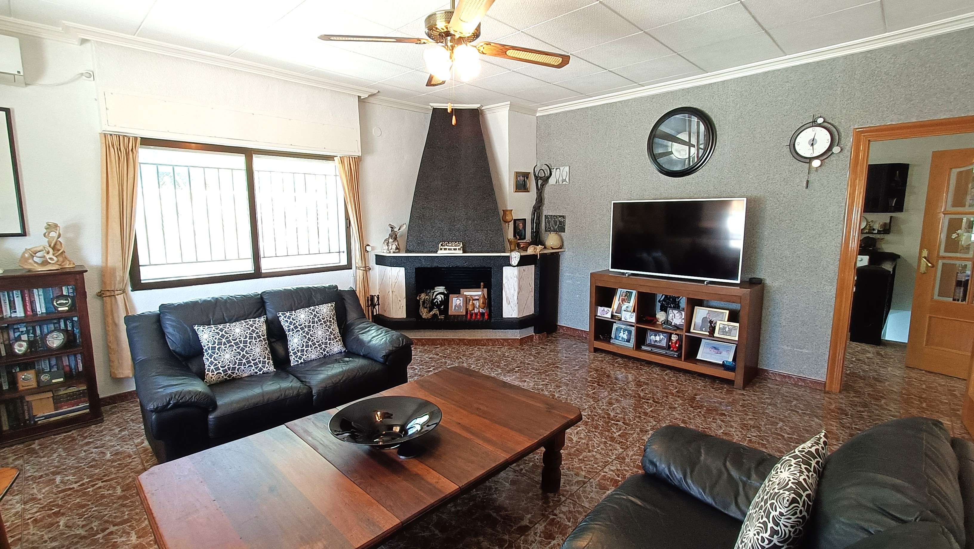 For sale - 6 Bedroom 4 Bathroom Villa in Crevillent - Inland  - Alicante