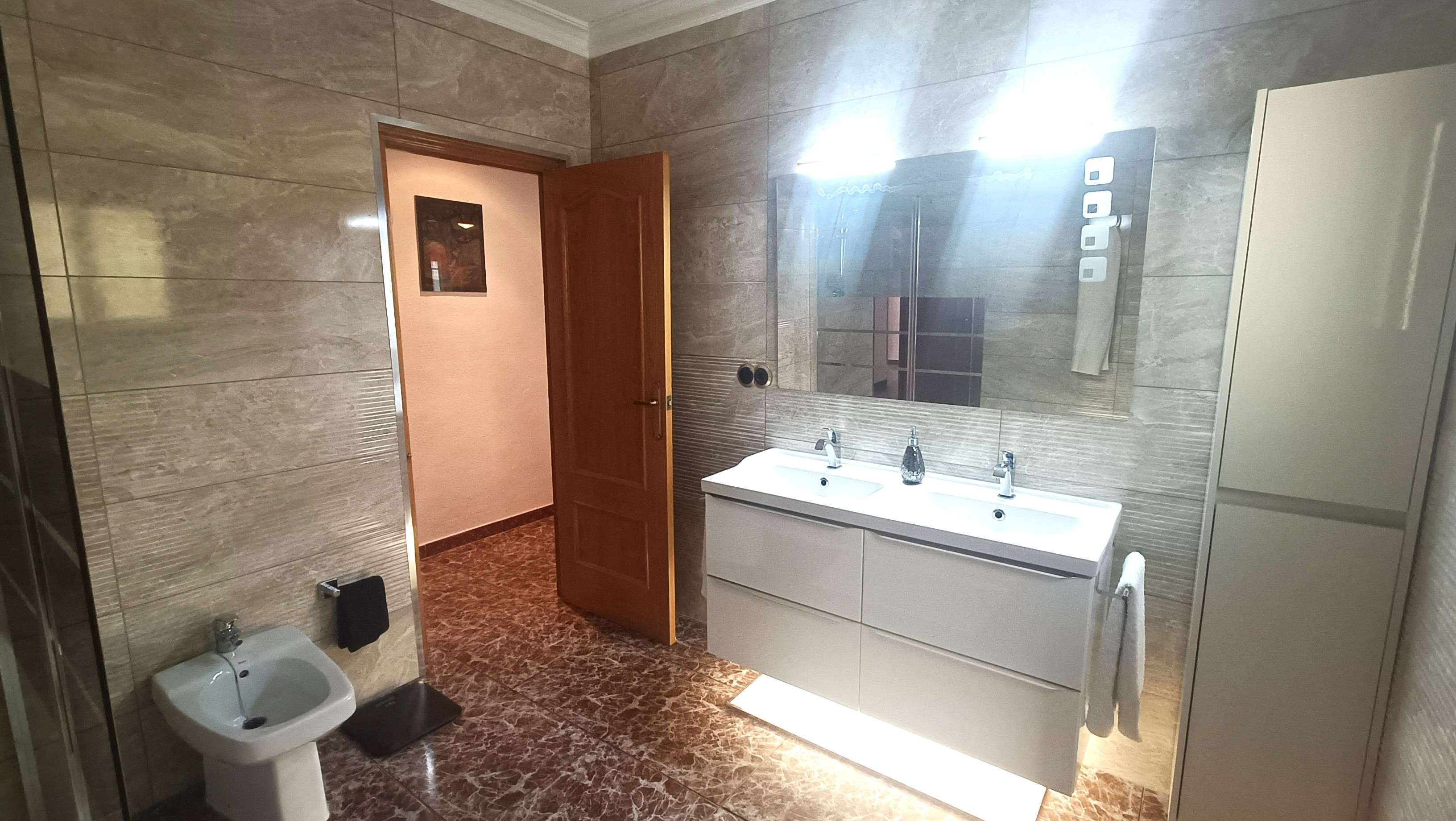 For sale - 6 Bedroom 4 Bathroom Villa in Crevillent - Inland  - Alicante
