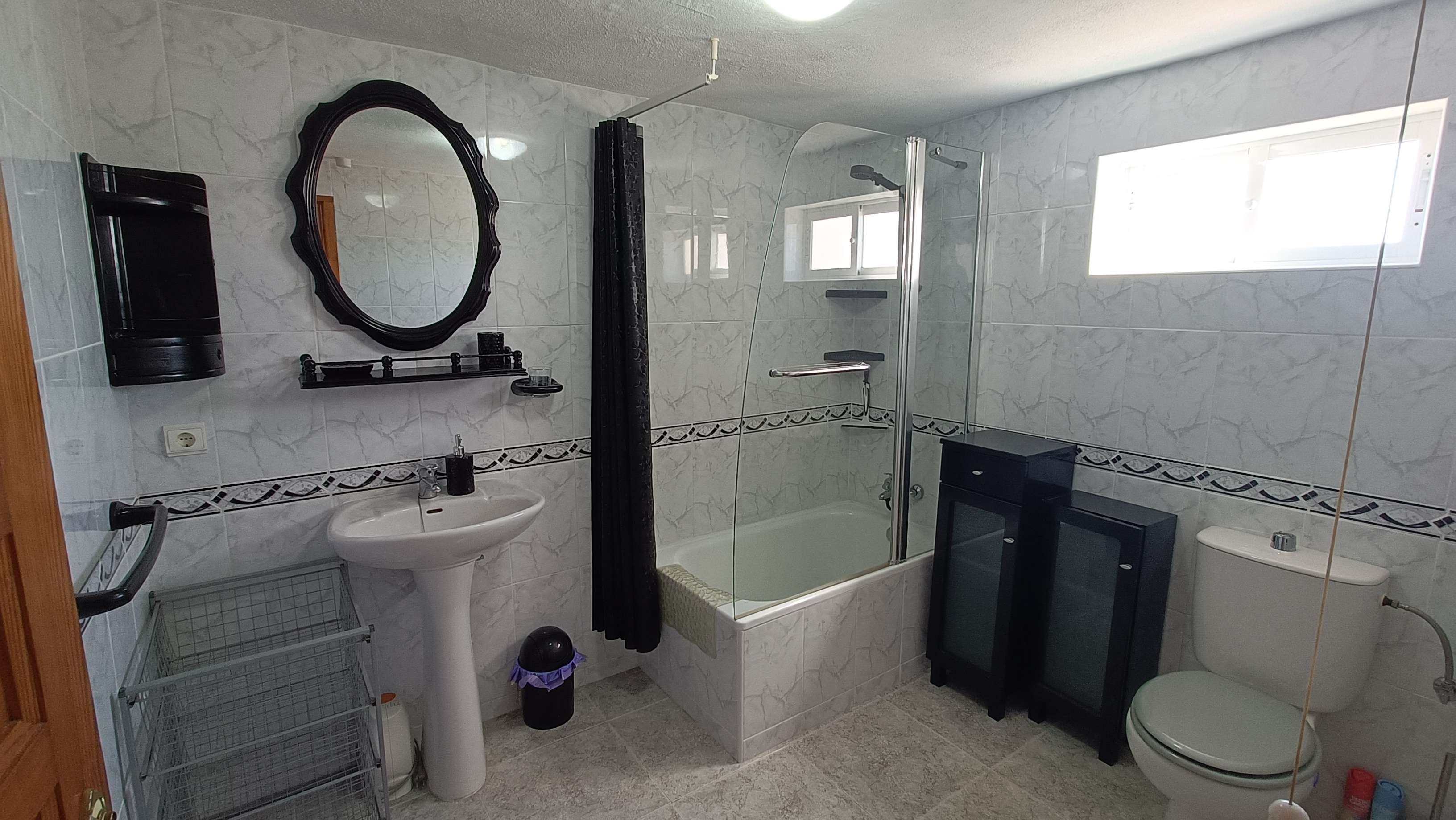 For sale - 6 Bedroom 4 Bathroom Villa in Crevillent - Inland  - Alicante