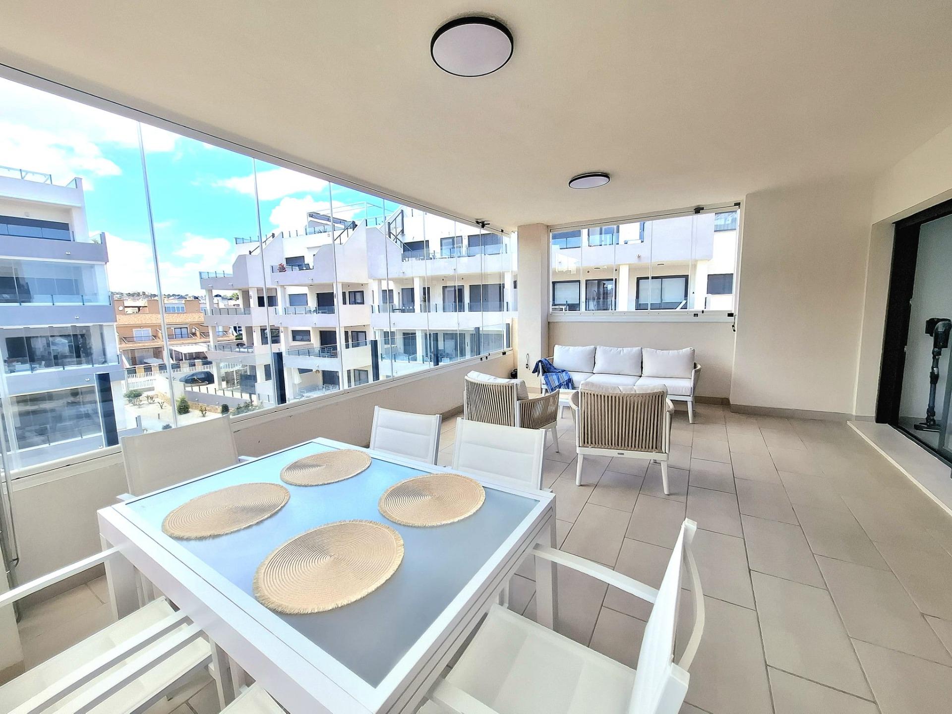 For sale - 3 Bedroom 2 Bathroom Apartment in Orihuela Costa - Villamartin  - Alicante