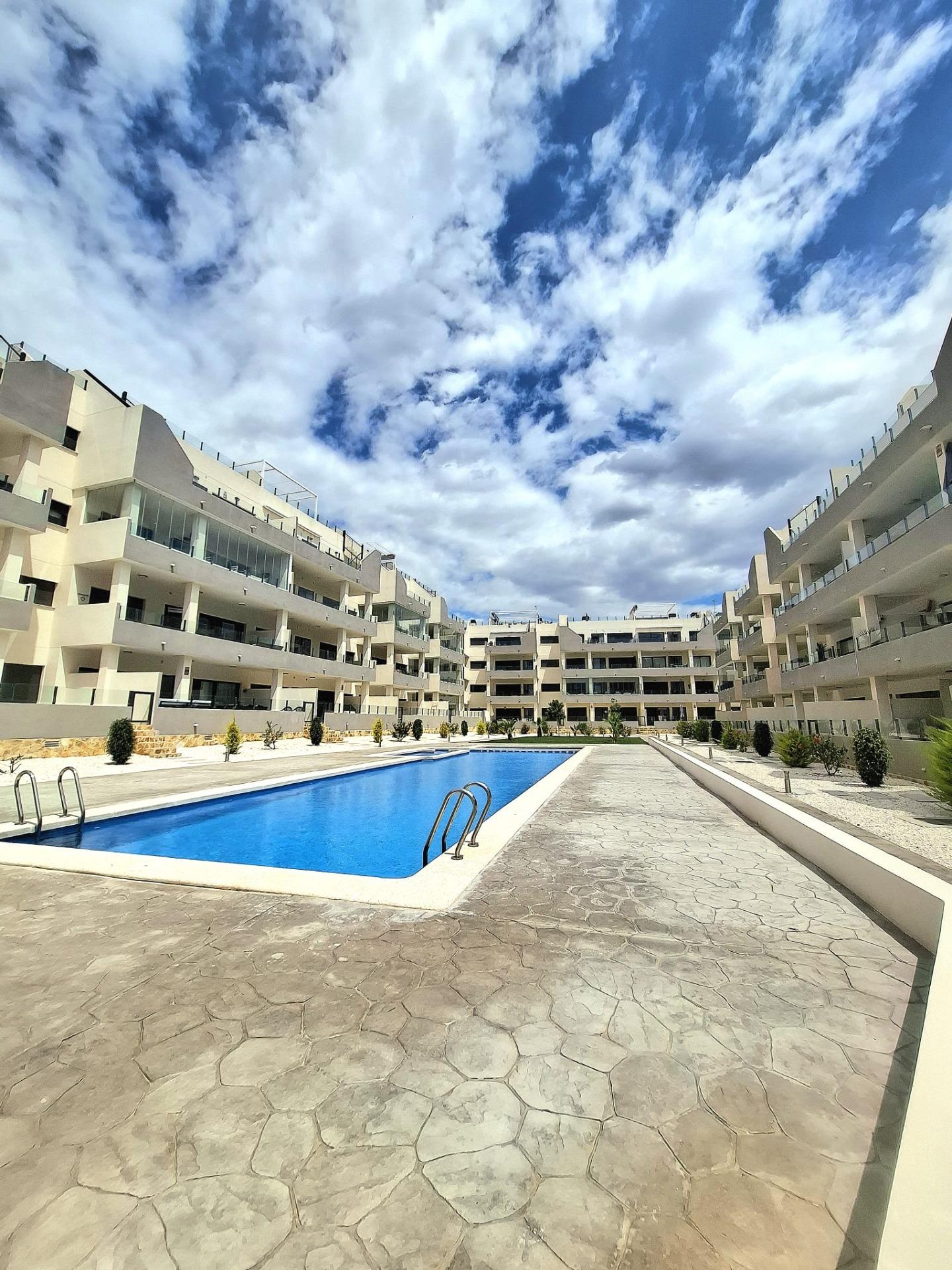 For sale - 3 Bedroom 2 Bathroom Apartment in Orihuela Costa - Villamartin  - Alicante