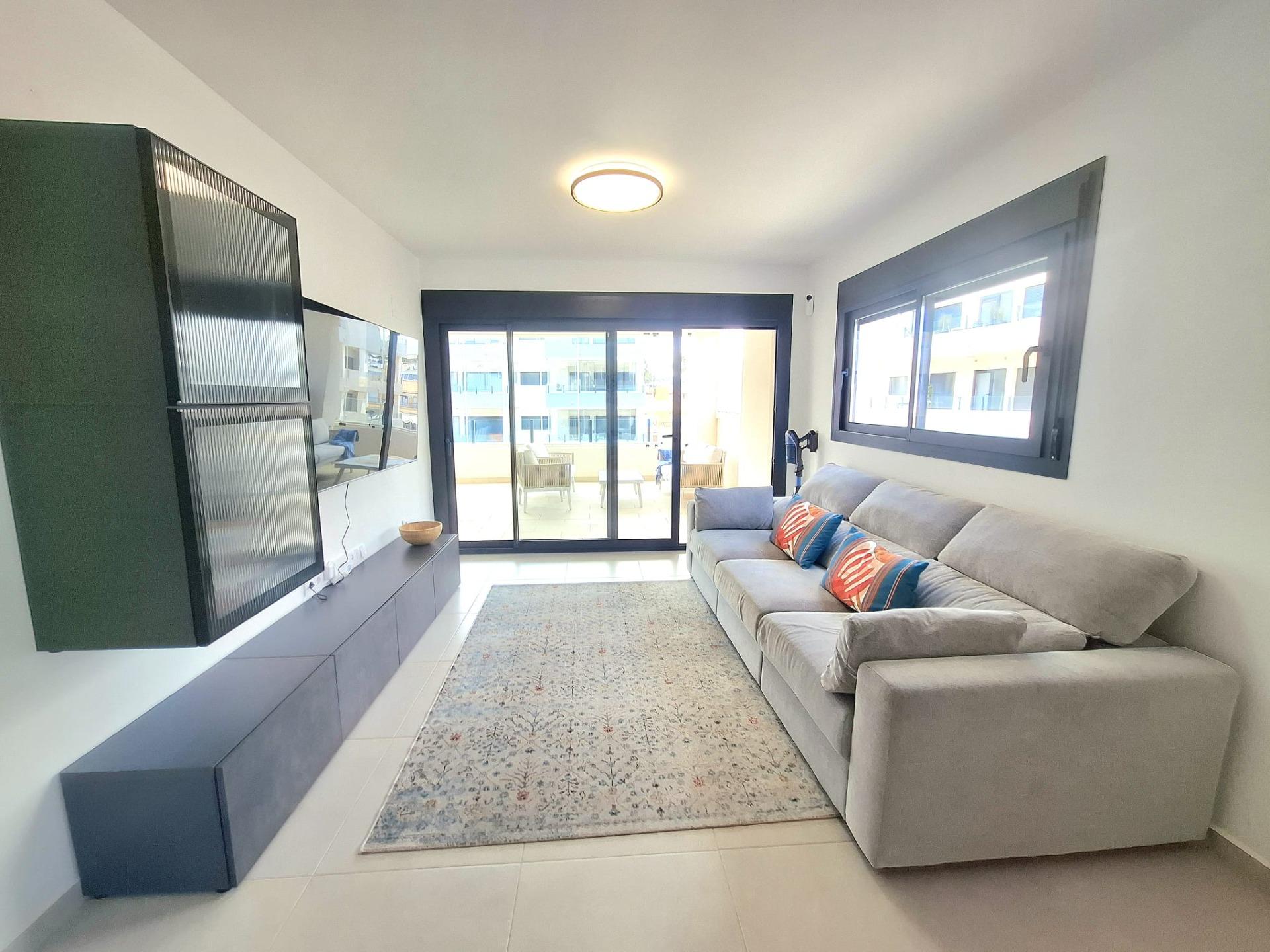 For sale - 3 Bedroom 2 Bathroom Apartment in Orihuela Costa - Villamartin  - Alicante