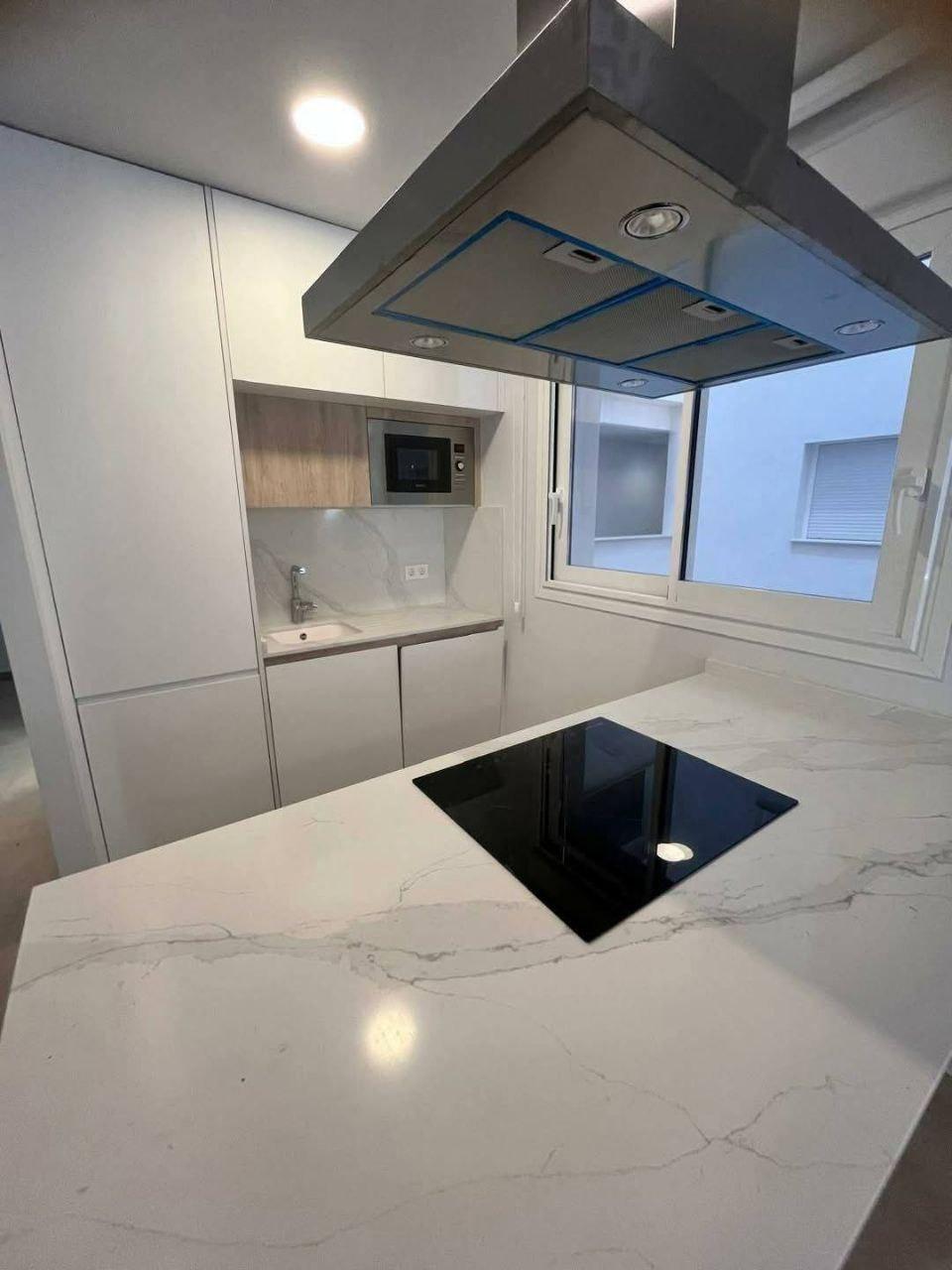 For sale - 2 Bedroom 2 Bathroom Apartment in Torrevieja - Playa De Los Locos  - Alicante