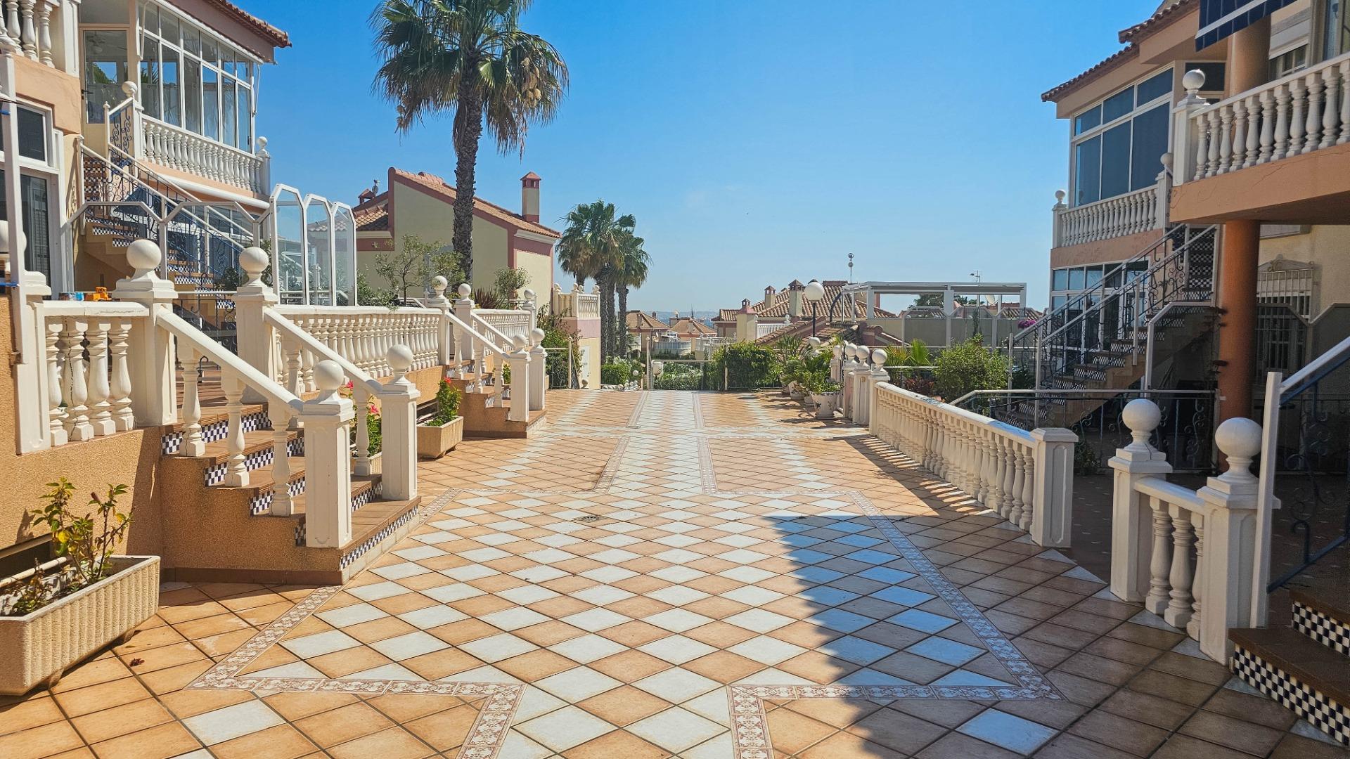 For sale - 2 Bedroom 1 Bathroom Bungalow in Orihuela Costa - Los Altos  - Alicante