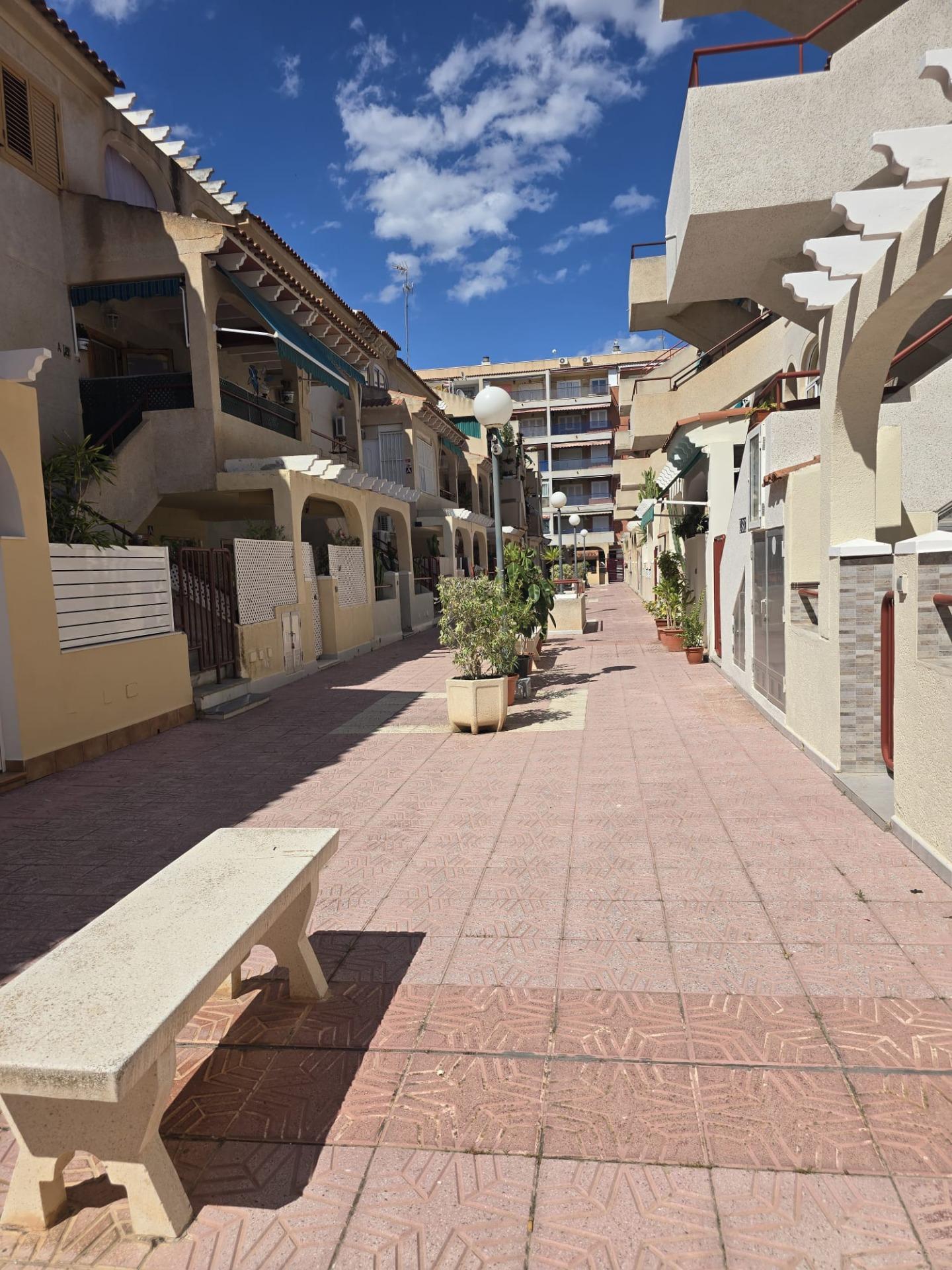 For sale - 2 Bedroom 1 Bathroom Apartment in Torrevieja - Torrevieja  - Alicante