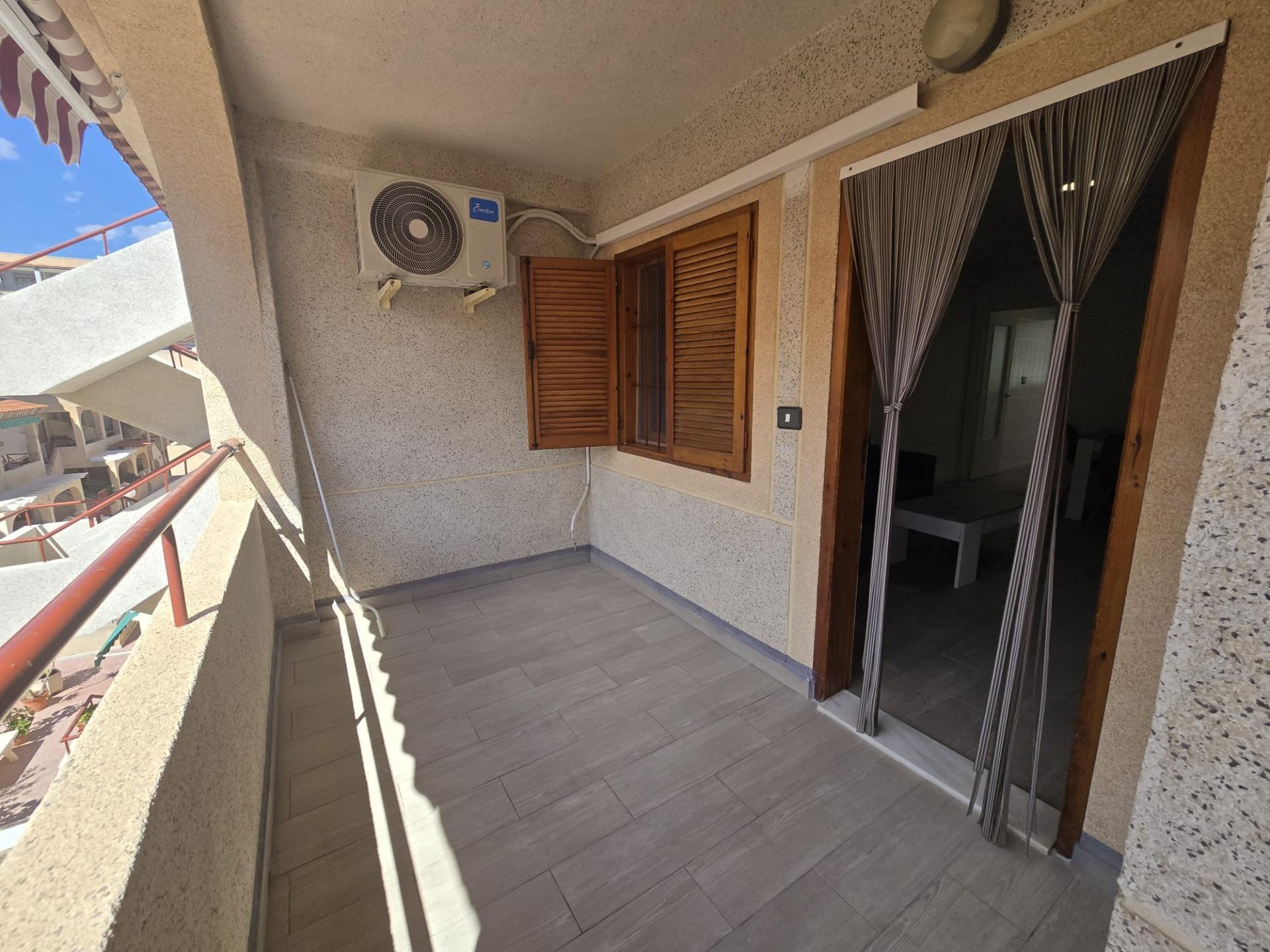 For sale - 2 Bedroom 1 Bathroom Apartment in Torrevieja - Torrevieja  - Alicante