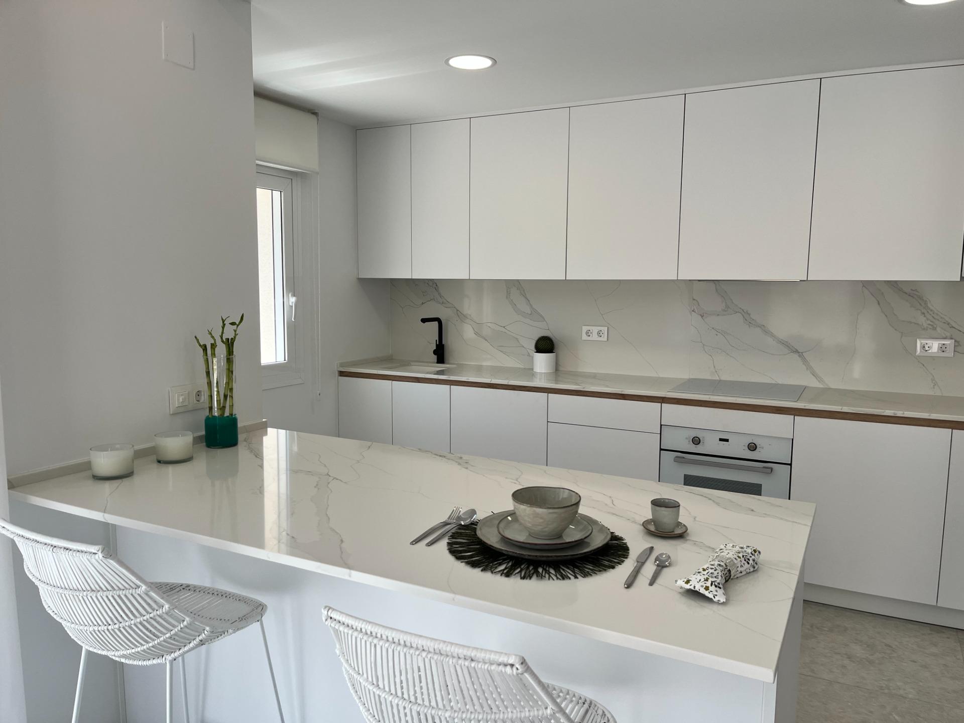 For sale - 3 Bedroom 2 Bathroom Apartment in Torrevieja - aguas nuevas  - Alicante