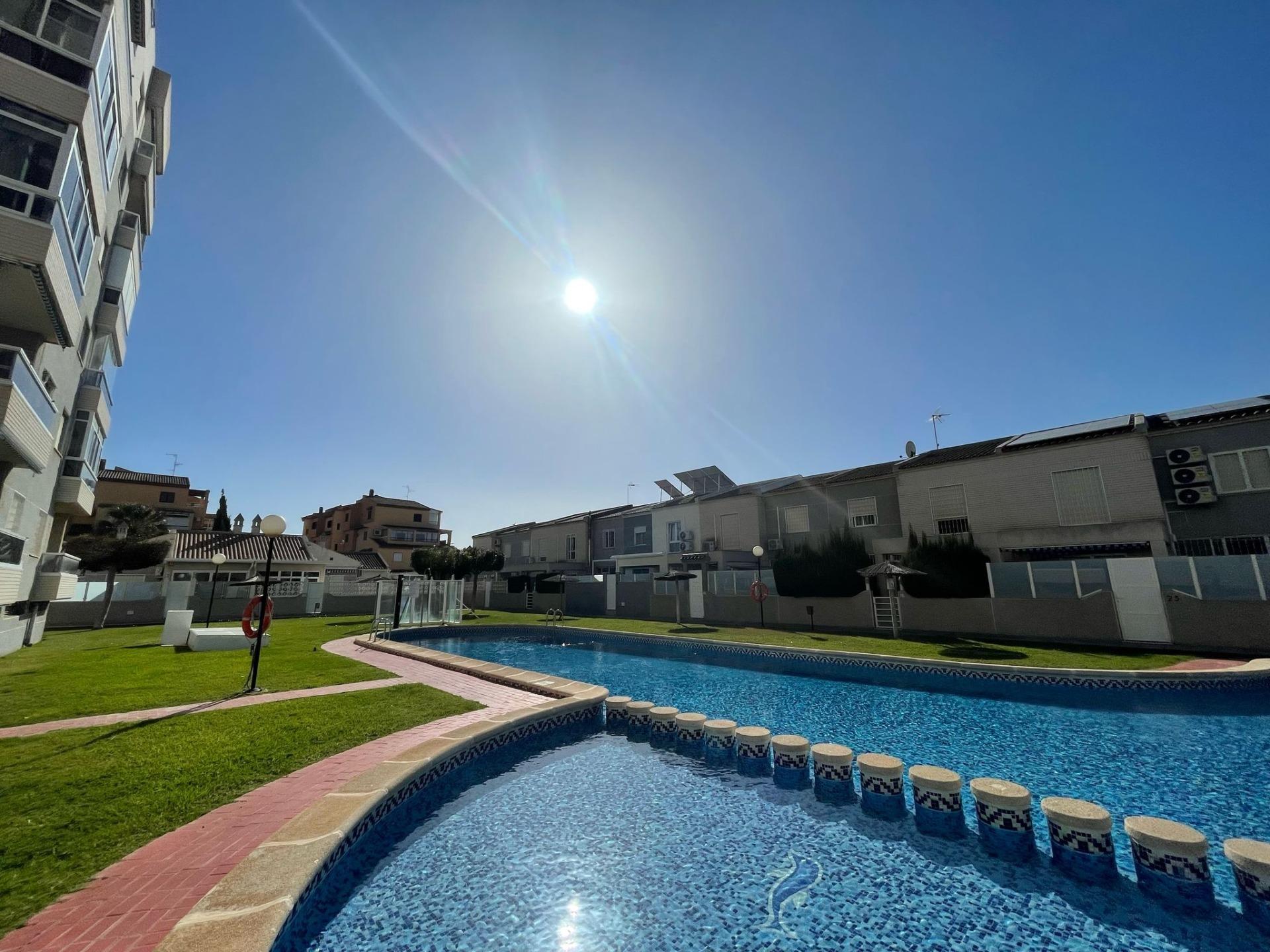 For sale - 3 Bedroom 2 Bathroom Apartment in Torrevieja - aguas nuevas  - Alicante