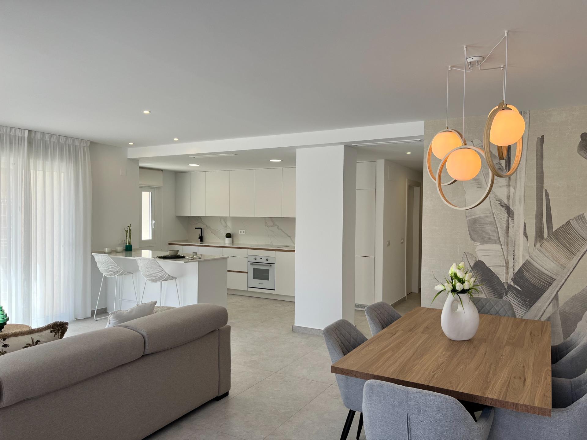 For sale - 3 Bedroom 2 Bathroom Apartment in Torrevieja - aguas nuevas  - Alicante