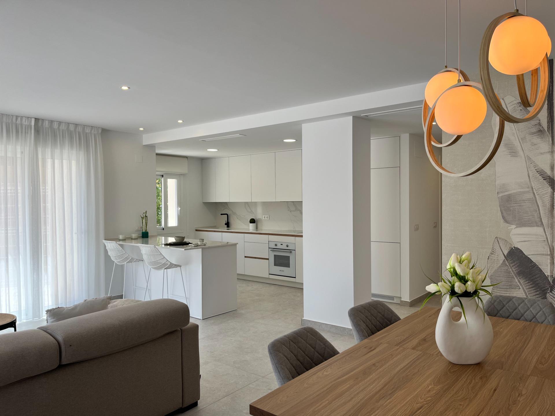 For sale - 3 Bedroom 2 Bathroom Apartment in Torrevieja - aguas nuevas  - Alicante