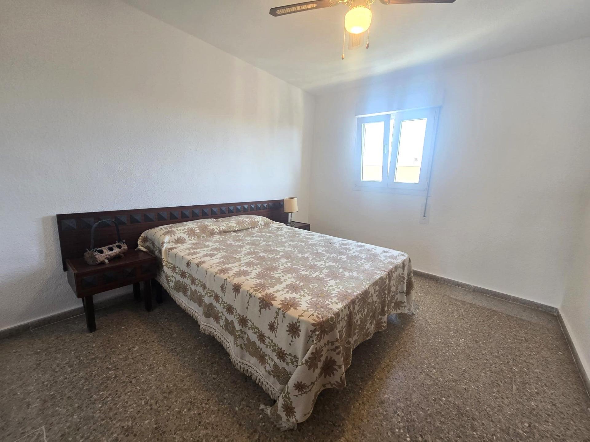 For sale - 3 Bedroom 1 Bathroom Apartment in Torrevieja - Puerto Deportivo Marina Salinas  - Alicante
