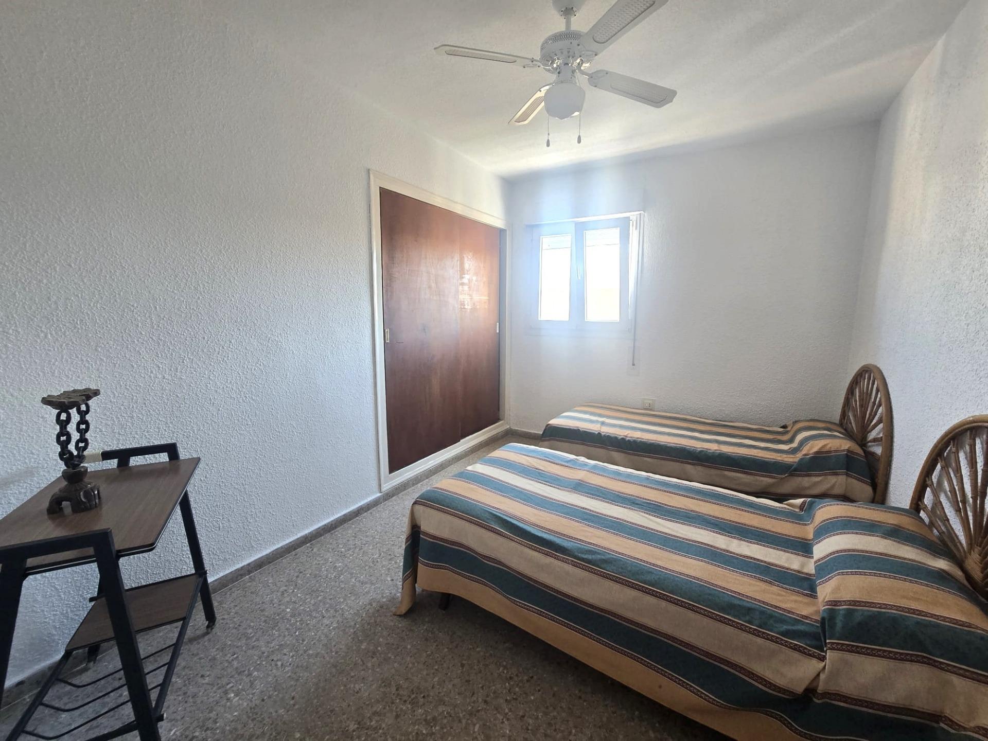 For sale - 3 Bedroom 1 Bathroom Apartment in Torrevieja - Puerto Deportivo Marina Salinas  - Alicante