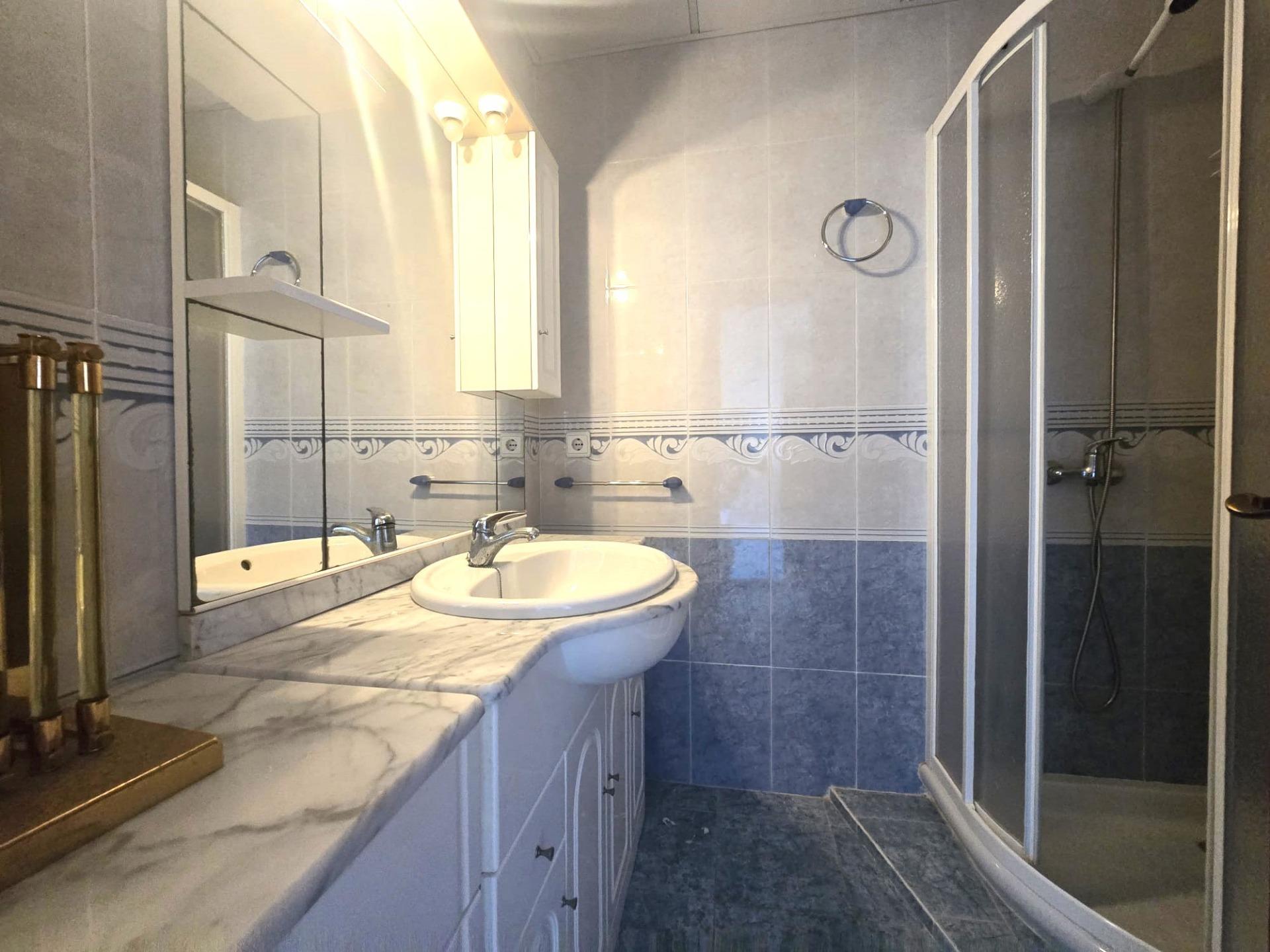 For sale - 3 Bedroom 1 Bathroom Apartment in Torrevieja - Puerto Deportivo Marina Salinas  - Alicante