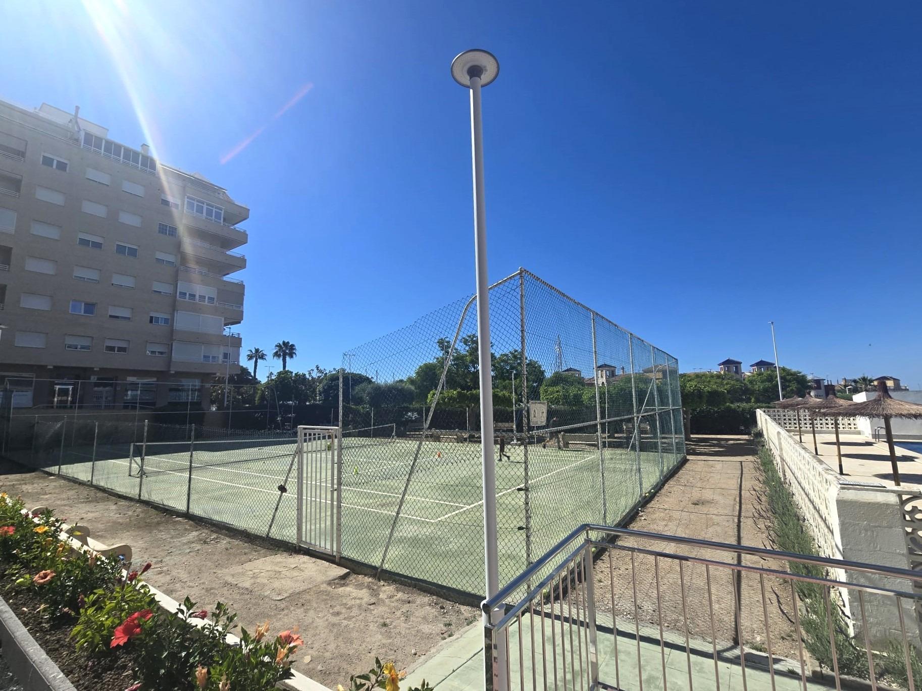 For sale - 3 Bedroom 1 Bathroom Apartment in Torrevieja - Puerto Deportivo Marina Salinas  - Alicante