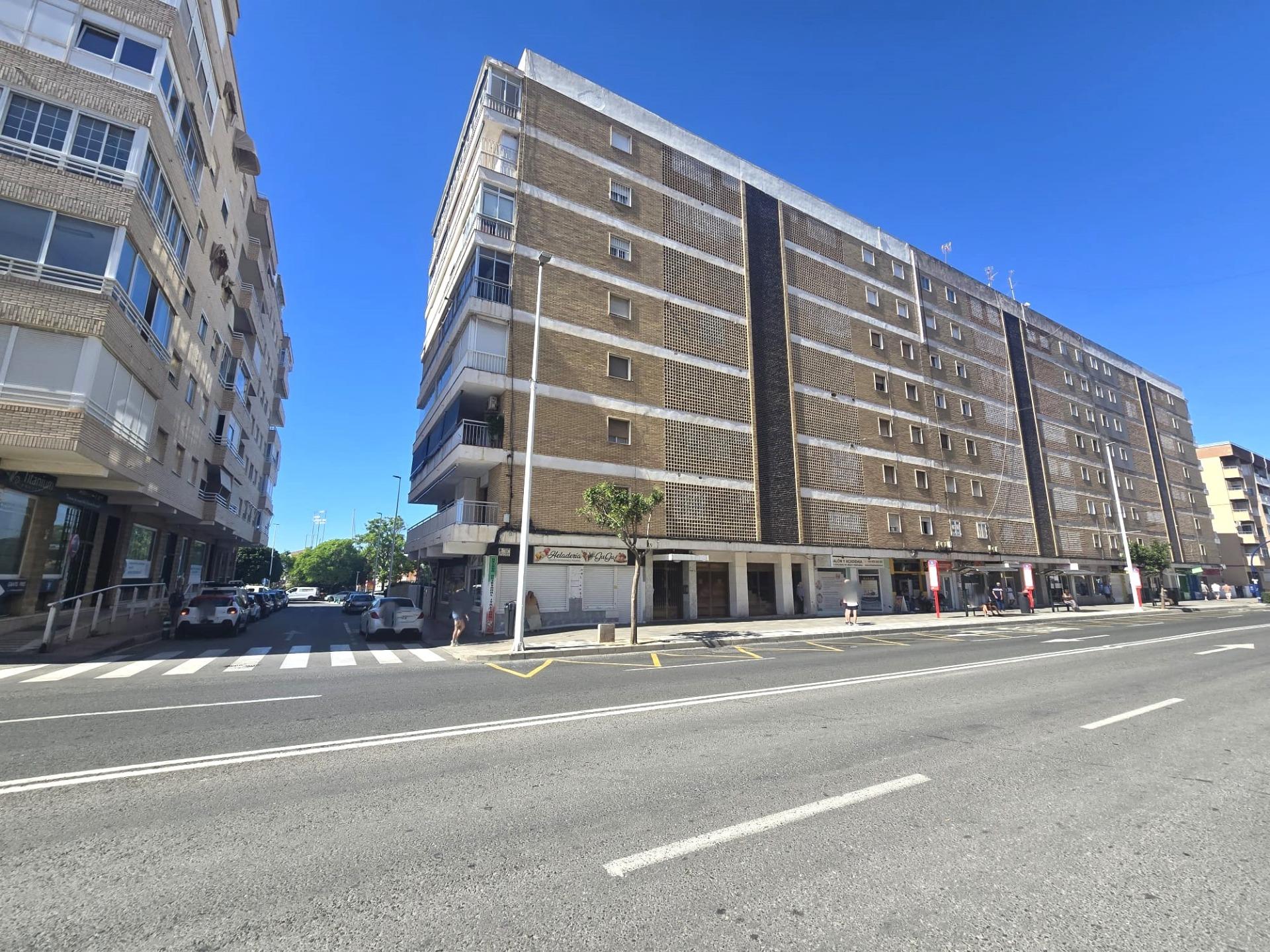 For sale - 3 Bedroom 1 Bathroom Apartment in Torrevieja - Puerto Deportivo Marina Salinas  - Alicante