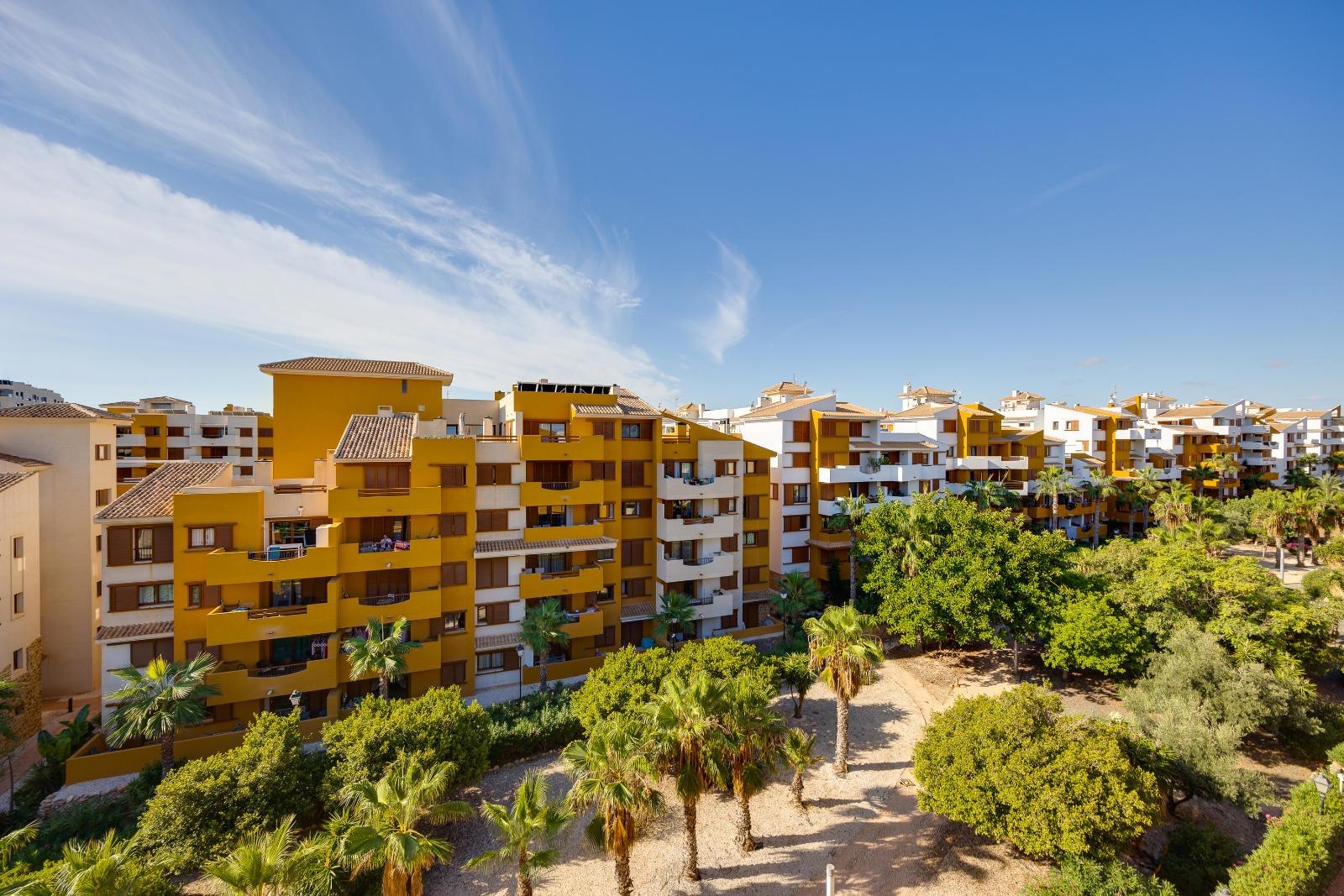 For sale - 2 Bedroom 1 Bathroom Apartment in Torrevieja - Punta Prima  - Alicante