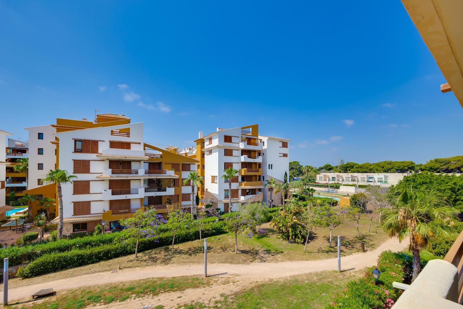 For sale - 2 Bedroom 1 Bathroom Apartment in Torrevieja - Punta Prima  - Alicante