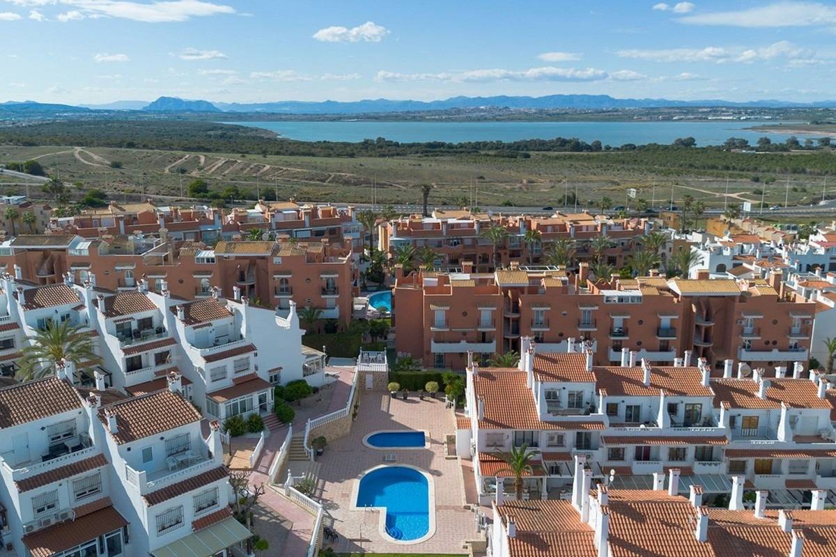 For sale - 3 Bedroom 2 Bathroom Townhouse in La Mata - La Mata  - Alicante