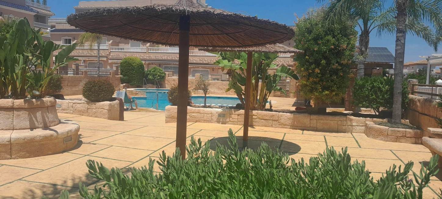 For sale - 3 Bedroom 2 Bathroom Villa in Villamartin - Costa Blanca  - Alicante