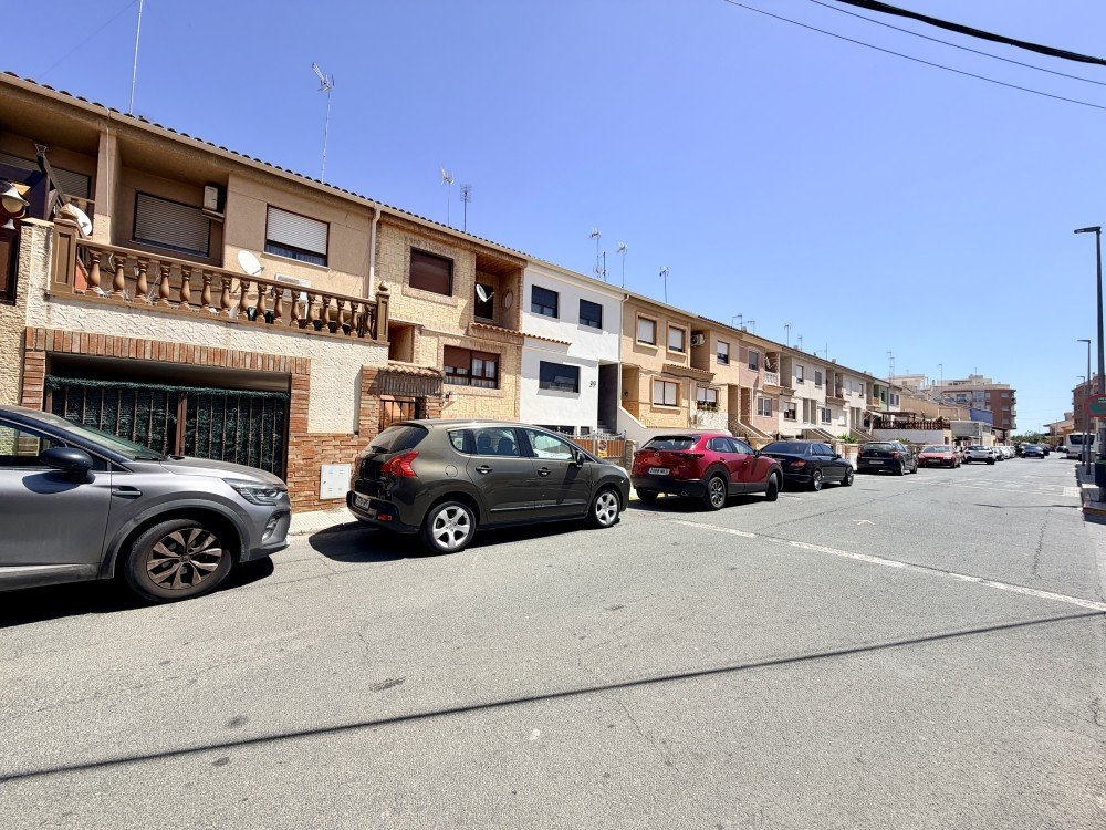 For sale - 4 Bedroom 2 Bathroom Town House in Formentera del Segura - Costa Blanca  - Alicante