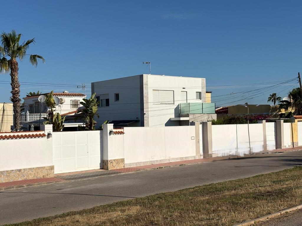2 Bedroom 1 Bathroom Villa in Torrevieja